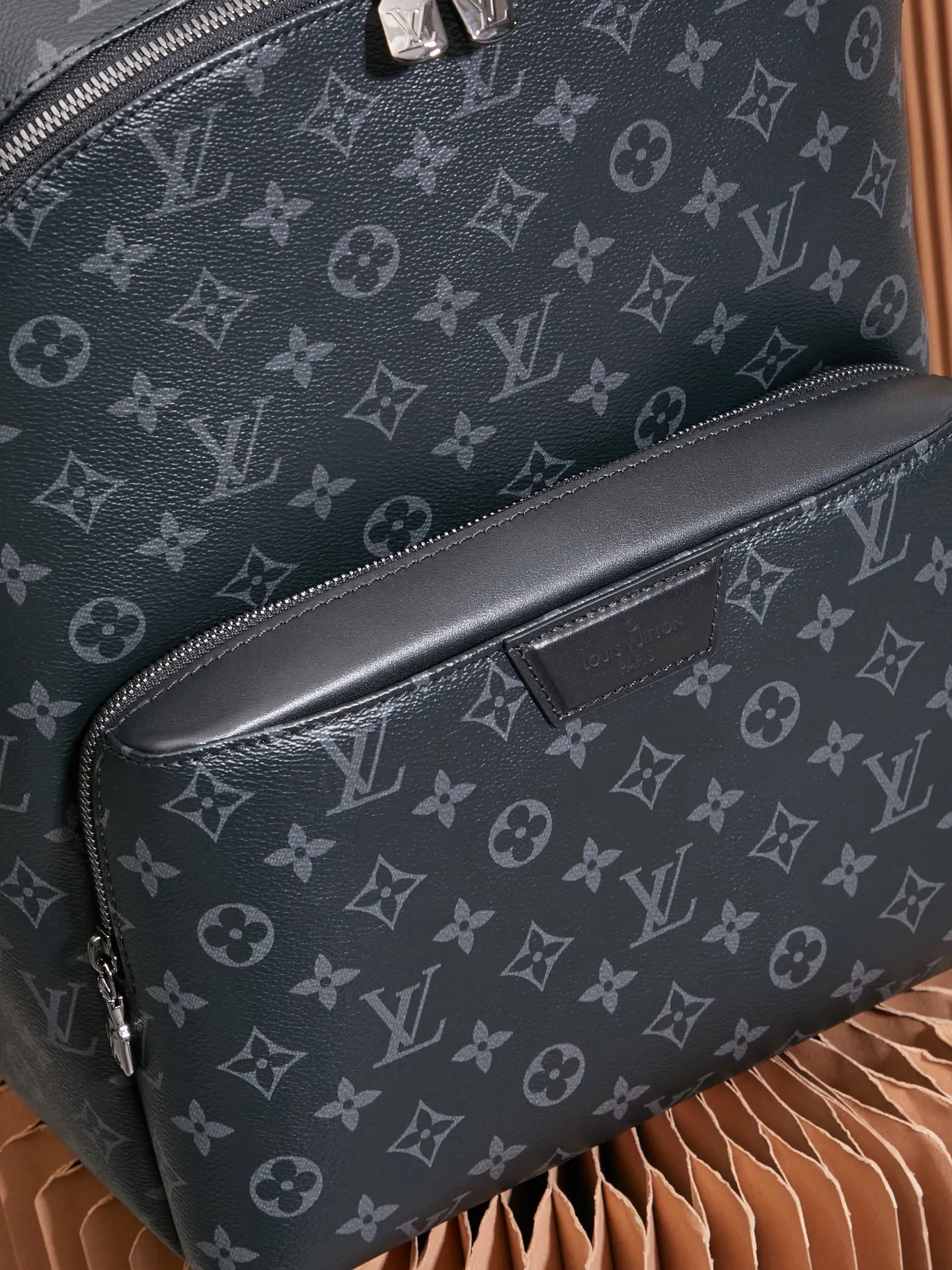 P¥920👉nfc163C01 dynamic chip version👈【Top inspection-free pure steel hardware】𝘿𝙄𝙎𝘾𝙊𝙑𝙀𝙍𝙔 Backpack m43186 French original leather🇫🇷Pure steel hardware Size: 37*40*20cm 🔍Treasure item 🔍Confidence comes from quality