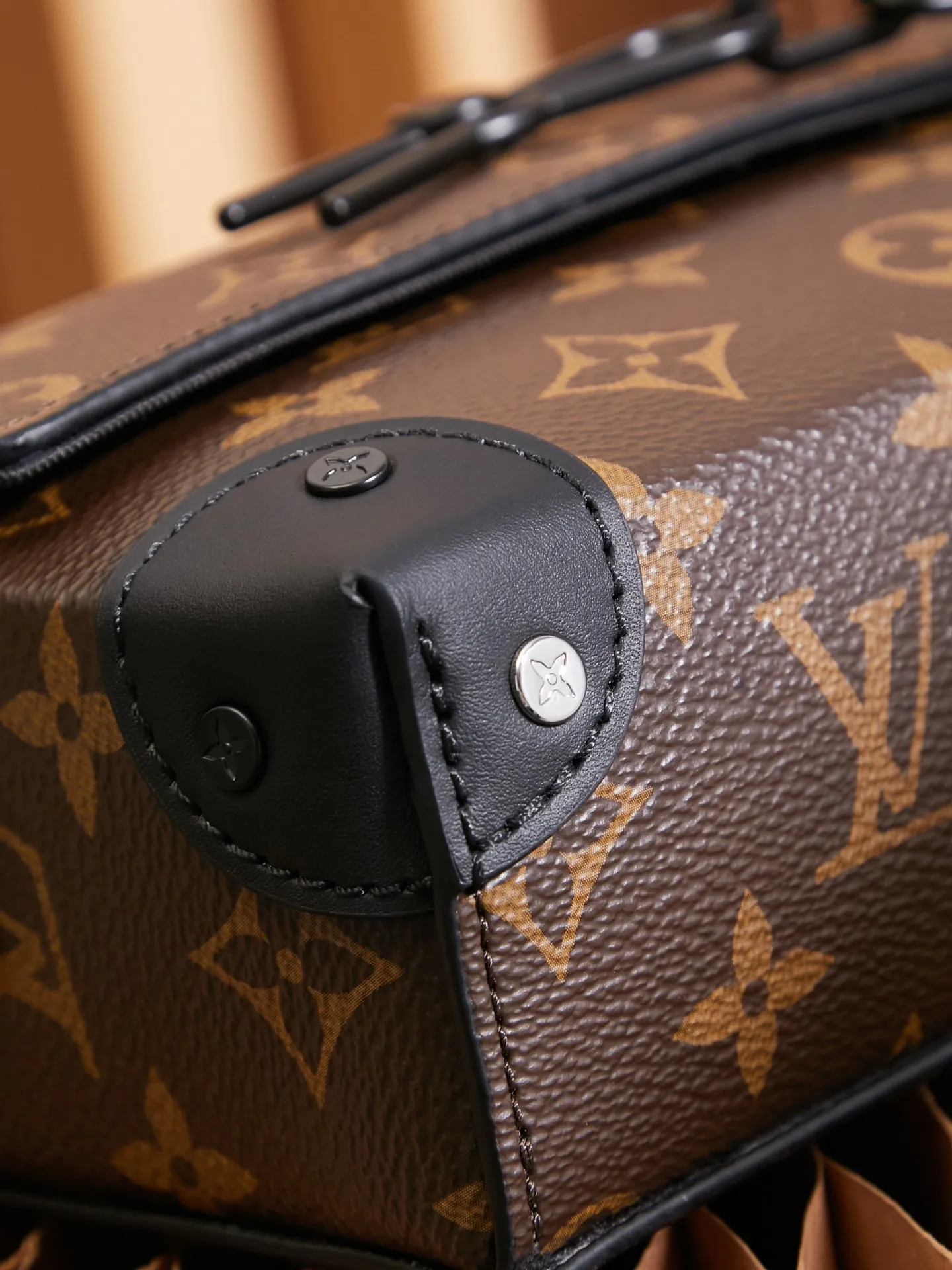 P¥680👉nfc dynamic chip version👈This Steamer mini handbag cross-body bag M83613 French original leather🇫🇷All steel hardware Size: 18*11*6.5cm [Essential details, every detail is impeccable]