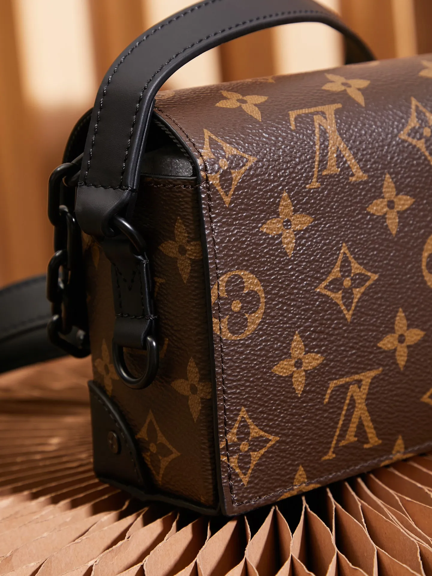 P¥680👉nfc dynamic chip version👈This Steamer mini handbag cross-body bag M83613 French original leather🇫🇷All steel hardware Size: 18*11*6.5cm [Essential details, every detail is impeccable]