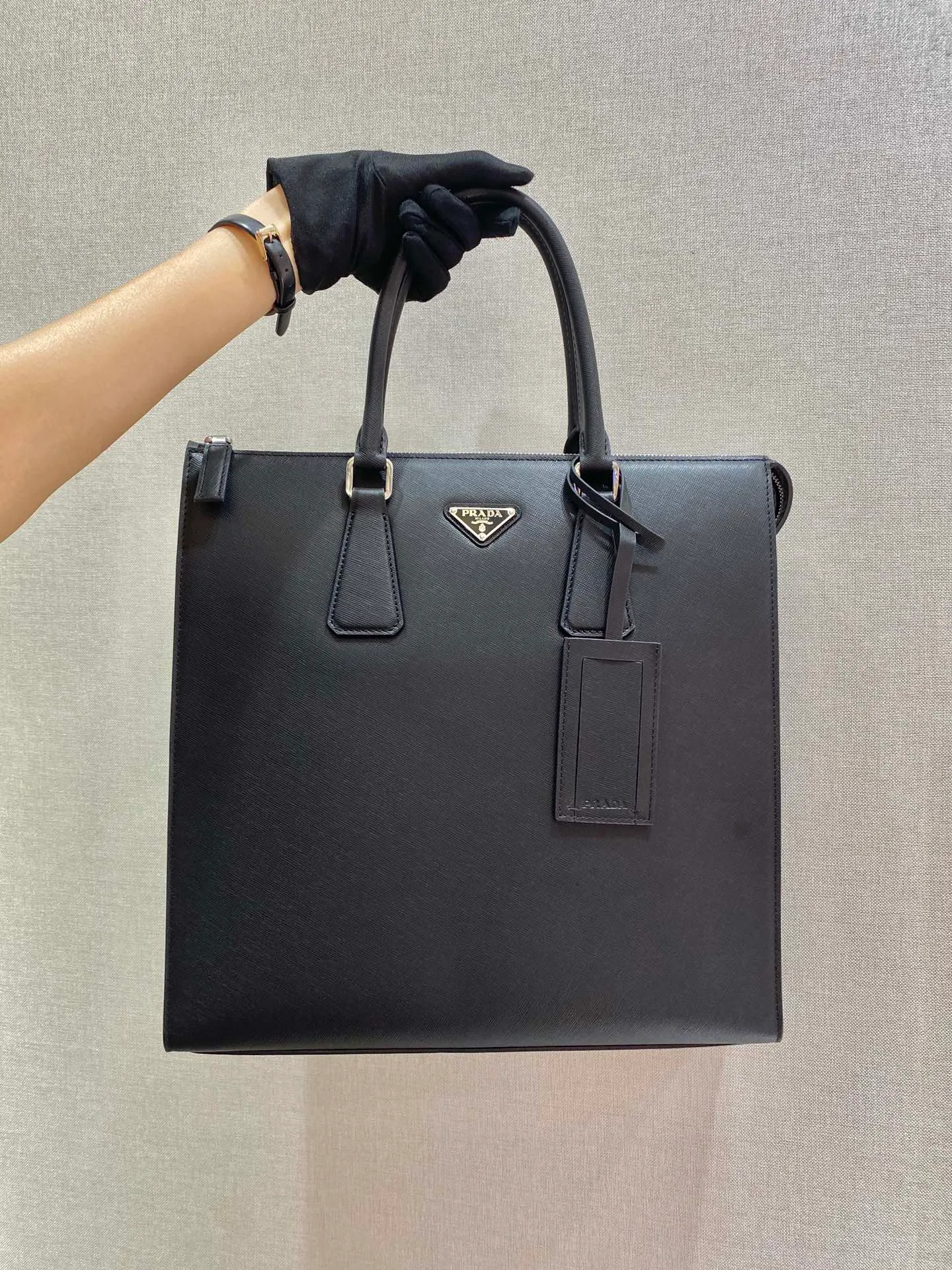 💰1840, the classic popular men's bag has been shipped👏👏1079 black portable style, synchronized with counters, top quality, made of imported cross-grain cowhide, 175 OEM code, hurry up if you want it, length 34X height 35.5cm