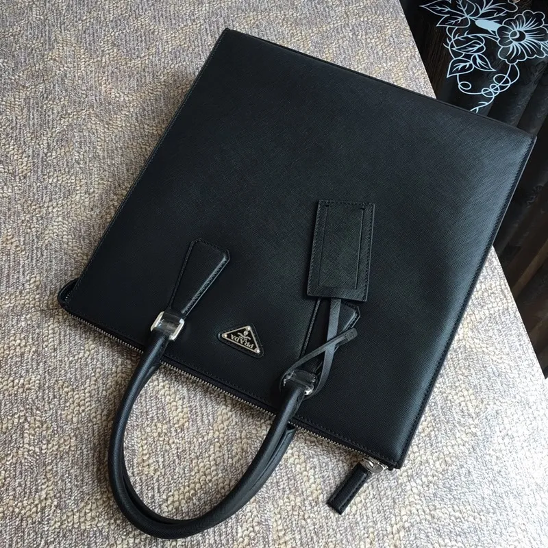 💰1840, the classic popular men's bag has been shipped👏👏1079 black portable style, synchronized with counters, top quality, made of imported cross-grain cowhide, 175 OEM code, hurry up if you want it, length 34X height 35.5cm