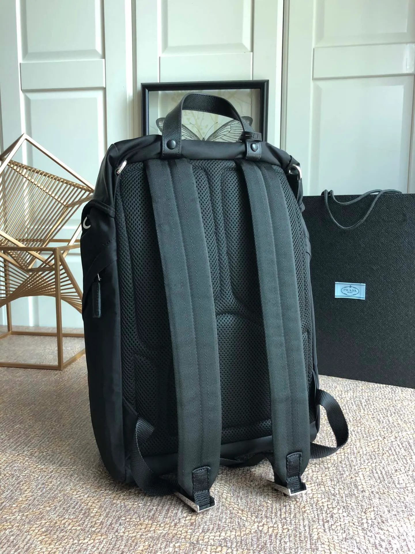 💰1460, P’s new backpack, 2VZ135 robot🎉🎉🎉, original item, made of imported parachute fabric + unique puzzle robot pattern, two buckles on the front, top hardware, 175 OEM code, light and stylish, unisex model, length 27x height 45x bottom 17cm👍