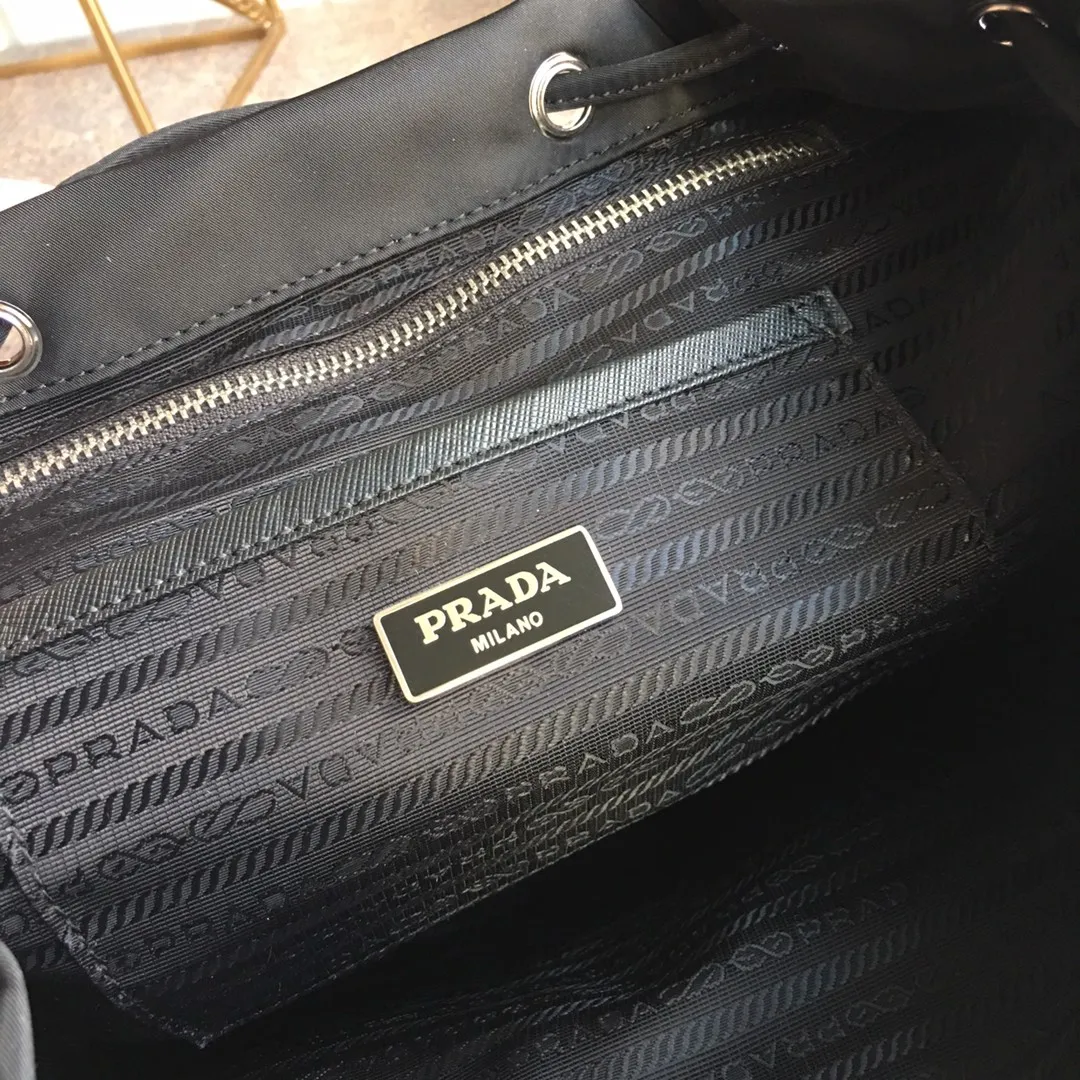 💰920, P Jiachui classic model 2811, top quality, made of imported parachute fabric + cross pattern cowhide + top hardware, fashionable + never out of date, length 31X height 32X bottom 15cm