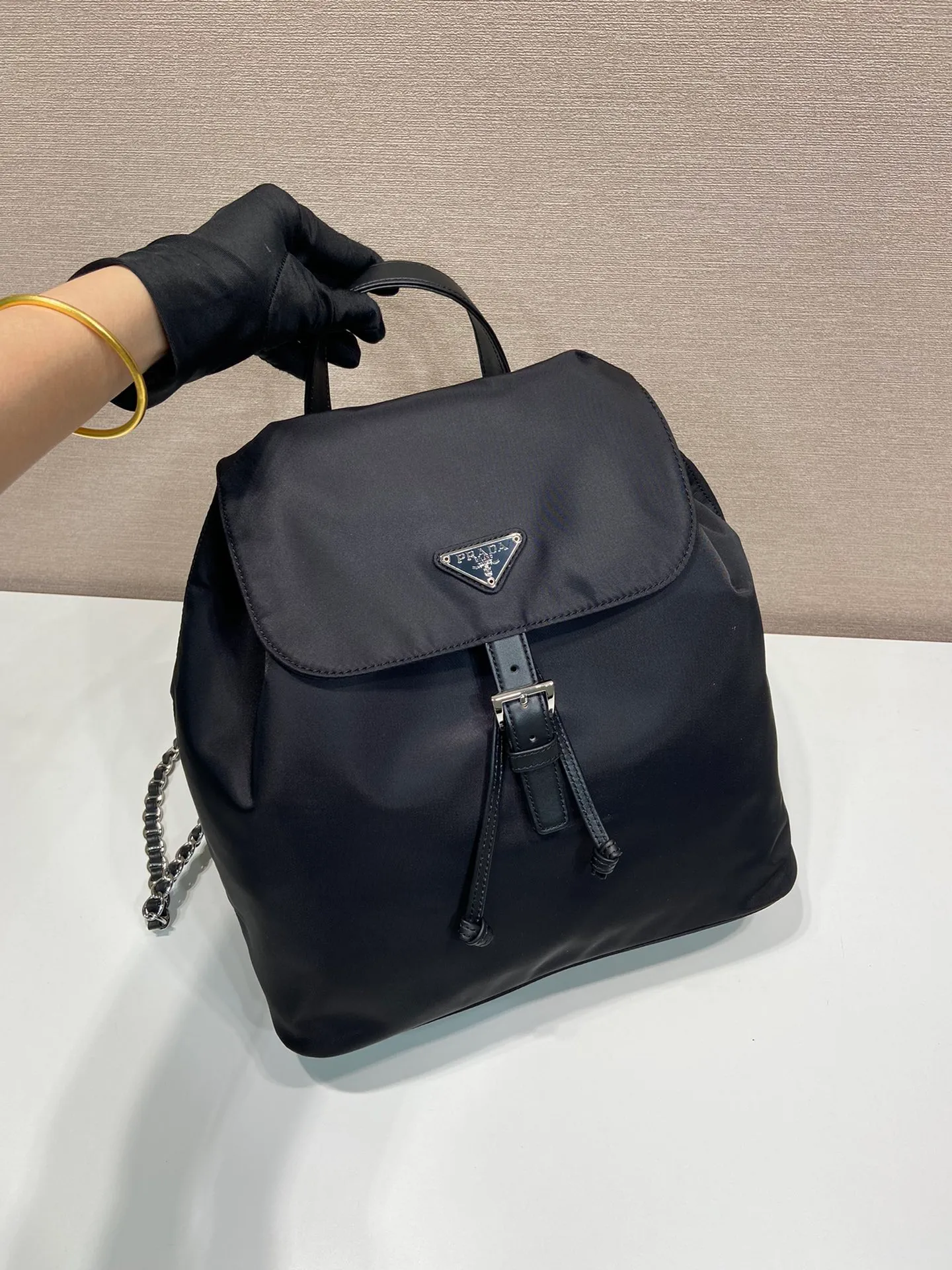 💰1320🎉Second-hand backpack🎉1BZ830 large🎉🎉 This one is made of imported nylon fabric/calf leather, top-grade imported Japanese iron, the upper body effect is very beautiful, lightweight and practical. Easy to space. Babies, hurry up and get it, it’s another hit that will never go out of style. Length 32x Height 30x Bottom 14cm🎉🎉🎉👏👏👏