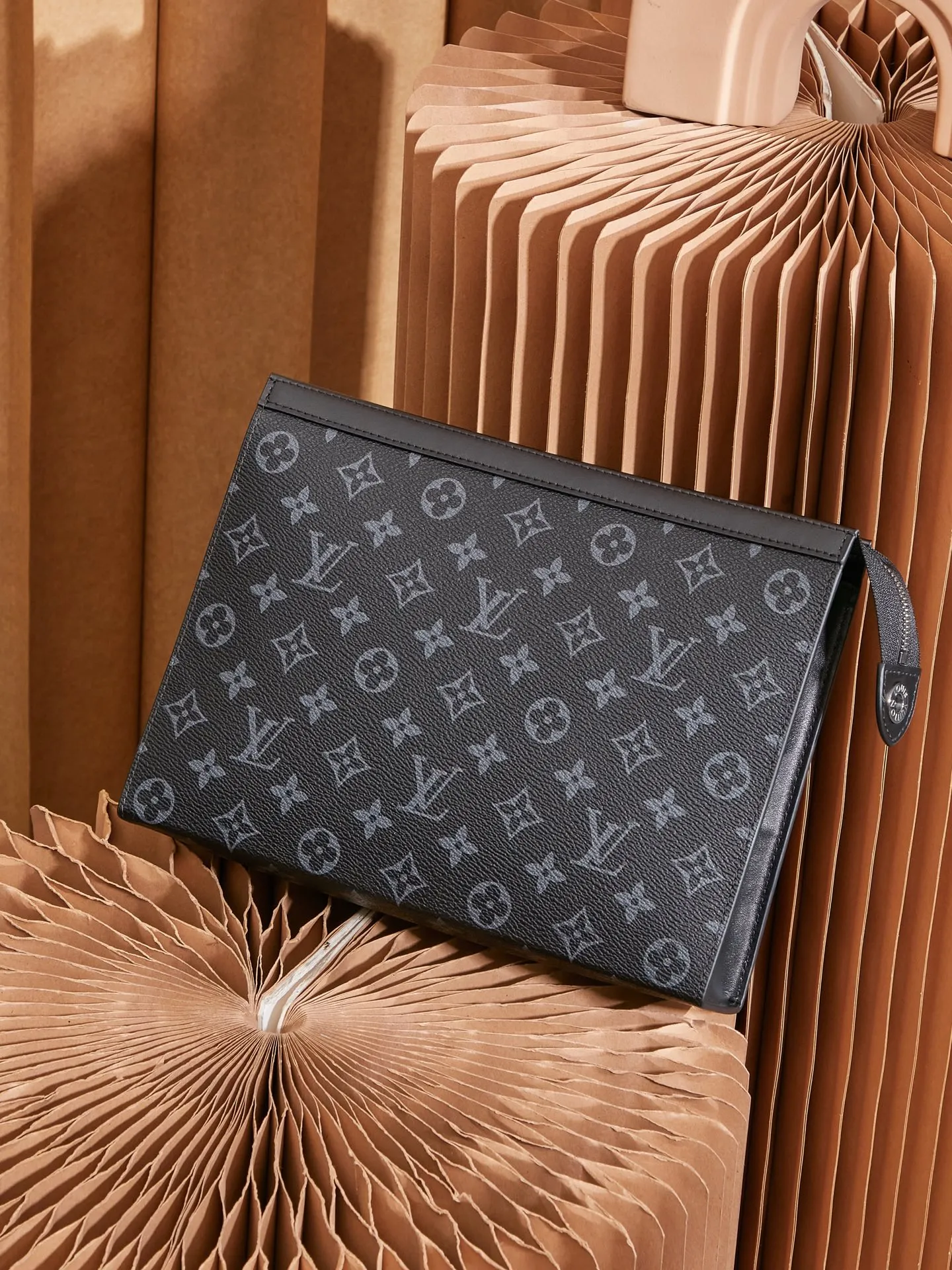 P¥320👉nfc163C01 dynamic chip version👈 [Top inspection-free all-steel hardware] Order model M61690 black flower 61692 Europe DaMeier Ebene classic black plaid handbag size 26.5-20-6CM 👁️‍🗨️Essential details, every detail is impeccable👁️‍🗨️