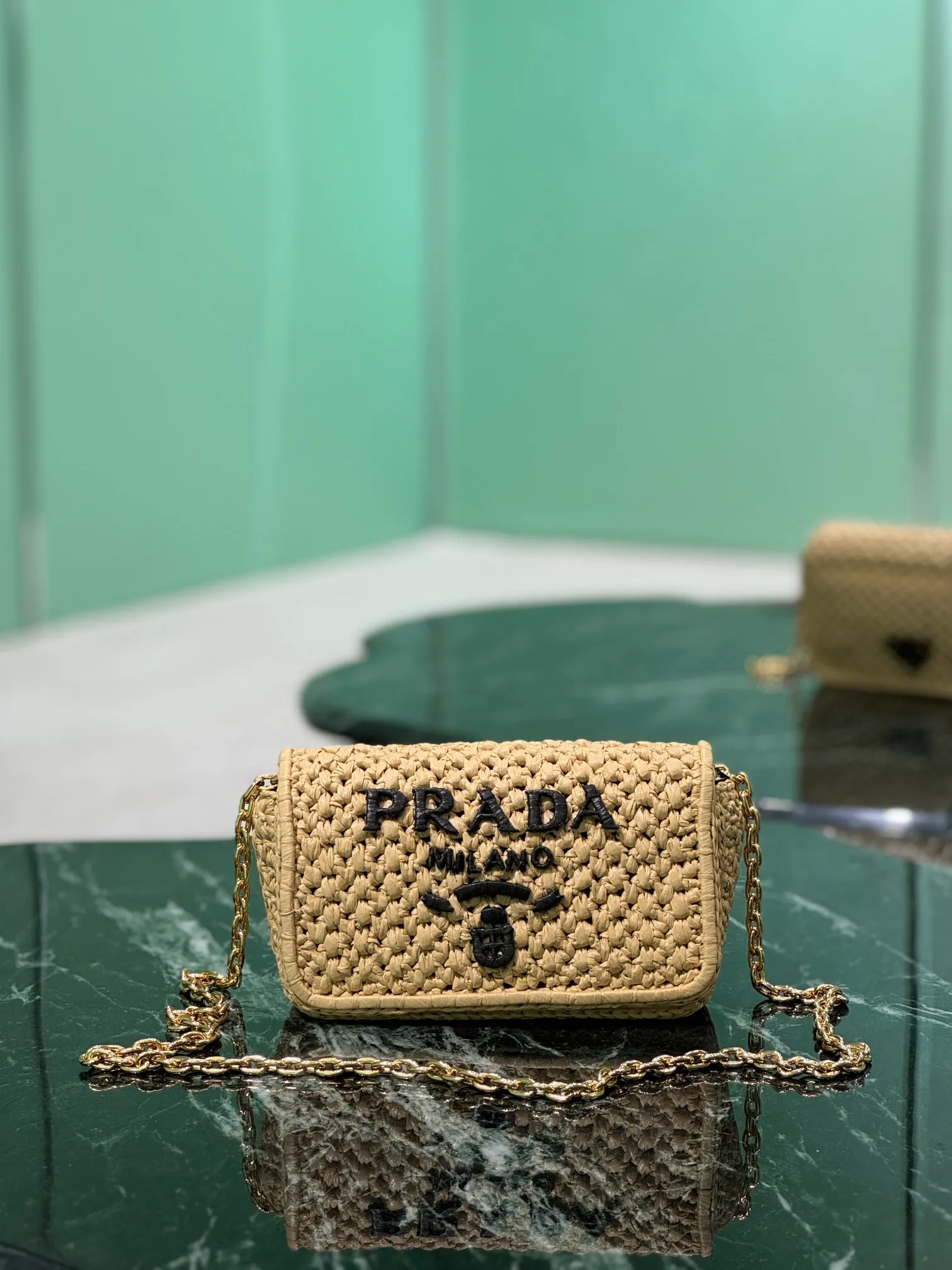 💰1560🌟Chain⛓️Woven Bag This bag has a sophisticated, modern appeal and is made from woven fabric, giving the accessory a soft touch. This style features a detachable chain shoulder strap, Nappa leather interior, gold-tone hardware and a contrasting embroidered monogram. Style number: 1BF135 Dimensions: Width 20 x Length 13 x Base 7cm