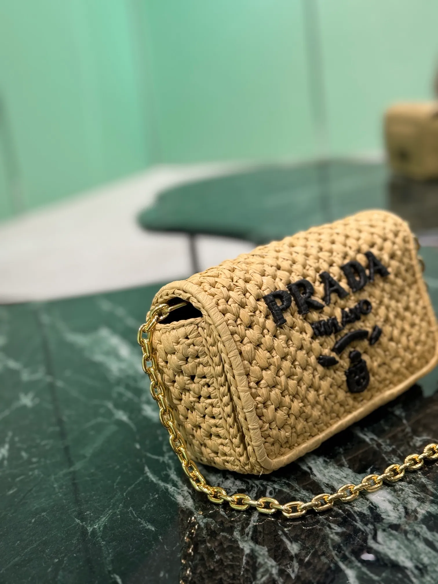 💰1560🌟Chain⛓️Woven Bag This bag has a sophisticated, modern appeal and is made from woven fabric, giving the accessory a soft touch. This style features a detachable chain shoulder strap, Nappa leather interior, gold-tone hardware and a contrasting embroidered monogram. Style number: 1BF135 Dimensions: Width 20 x Length 13 x Base 7cm