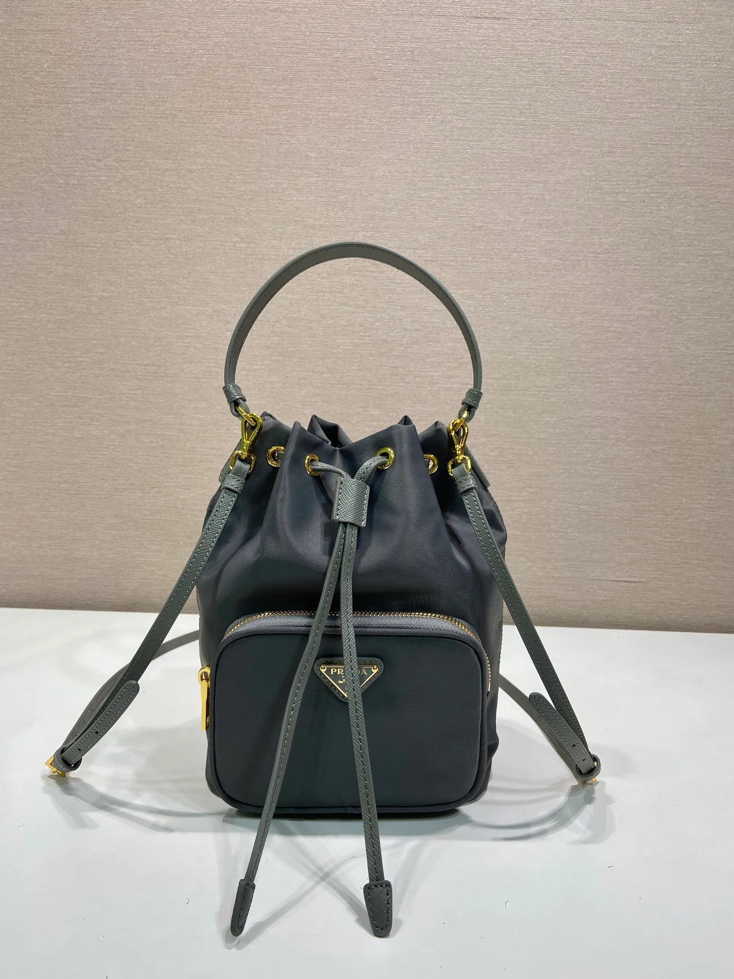 💰760, the classic model 1BH038 new color😘 has arrived👏👏 Made of imported nylon fabric, top grade five, portable/diagonal, light, practical and fashionable, beauties hurry up and get it, 165 OEM code, length 18x height 23 base × 12cm📢📢📢📢