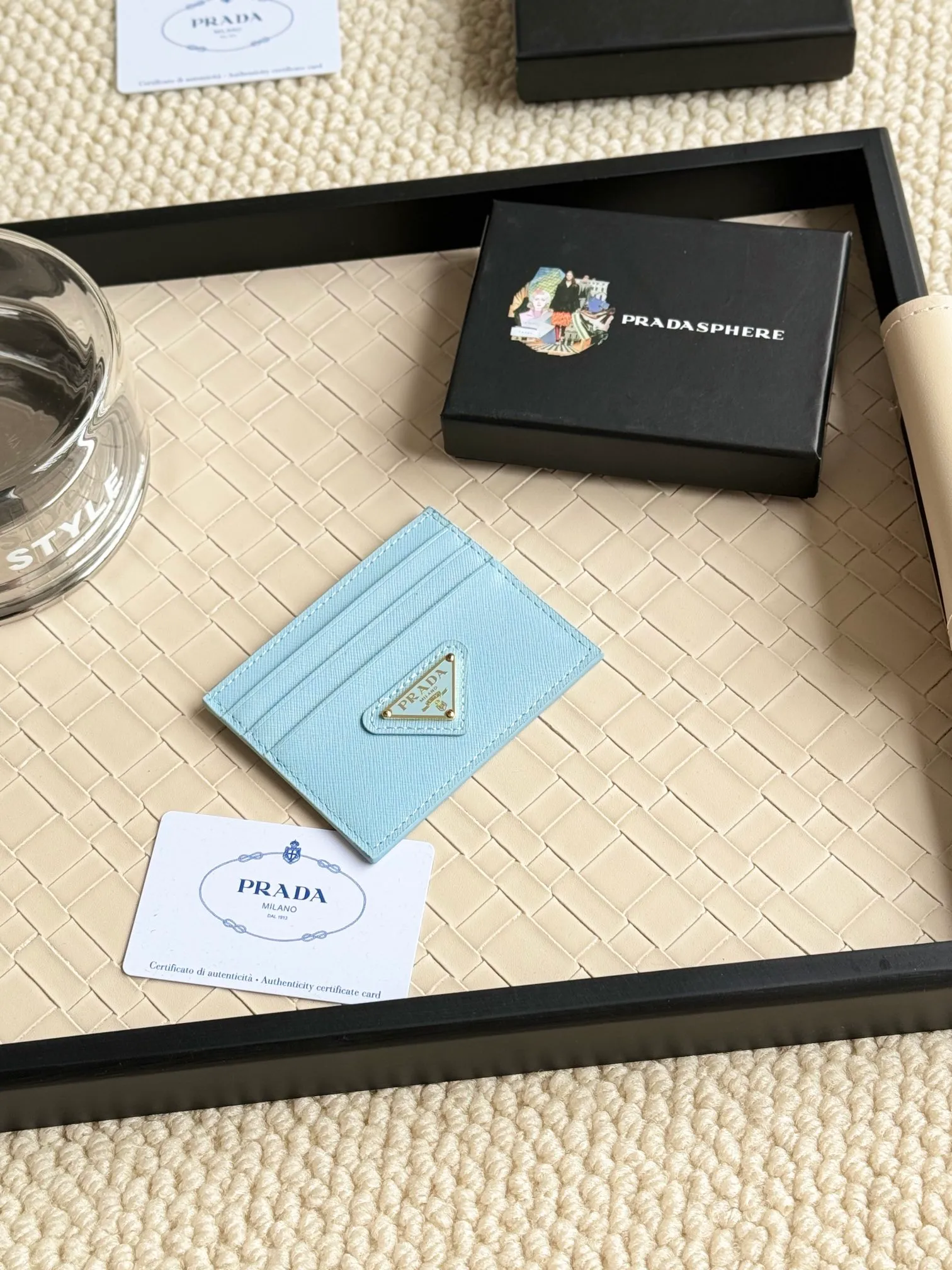 💰100prada popular card holder, unisex small card holder, black, model 1MC025 Triangle Wheat series, nine colors, made of cross-grain cowhide, 6 card slots ➕ a middle mezzanine, which can hold multiple cards and zeros 💰, size 11.2×8.5cm, taken in kind, what you see is what you get