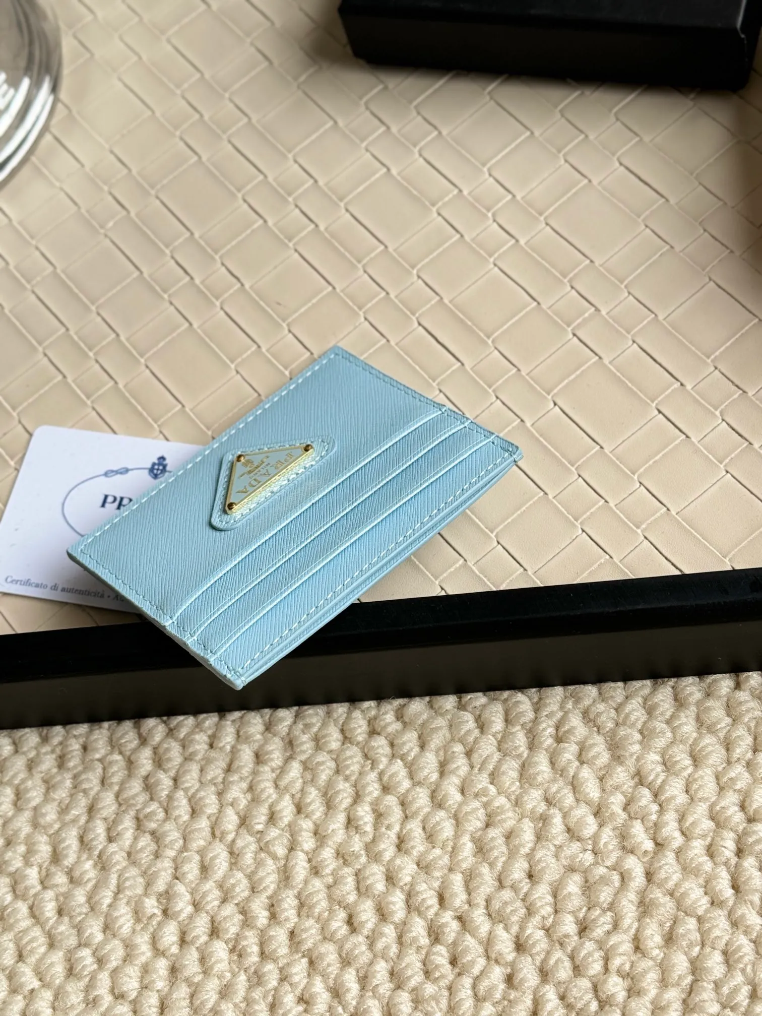 💰100prada popular card holder, unisex small card holder, black, model 1MC025 Triangle Wheat series, nine colors, made of cross-grain cowhide, 6 card slots ➕ a middle mezzanine, which can hold multiple cards and zeros 💰, size 11.2×8.5cm, taken in kind, what you see is what you get