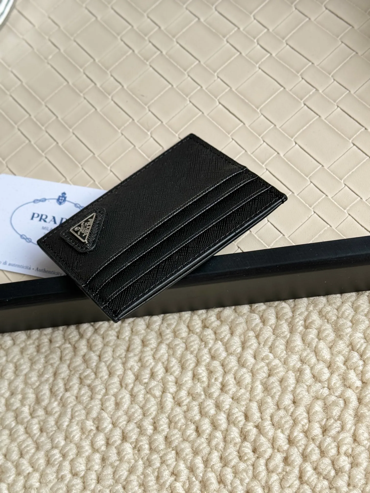 💰100prada popular card holder, unisex small card holder, black, model 1MC025, oblique triangle, made of cross-grain cowhide, 6 card slots ➕ one middle compartment, can hold multiple cards and zeros 💰, size 11.2×8.5cm, real shot, what you see is what you get