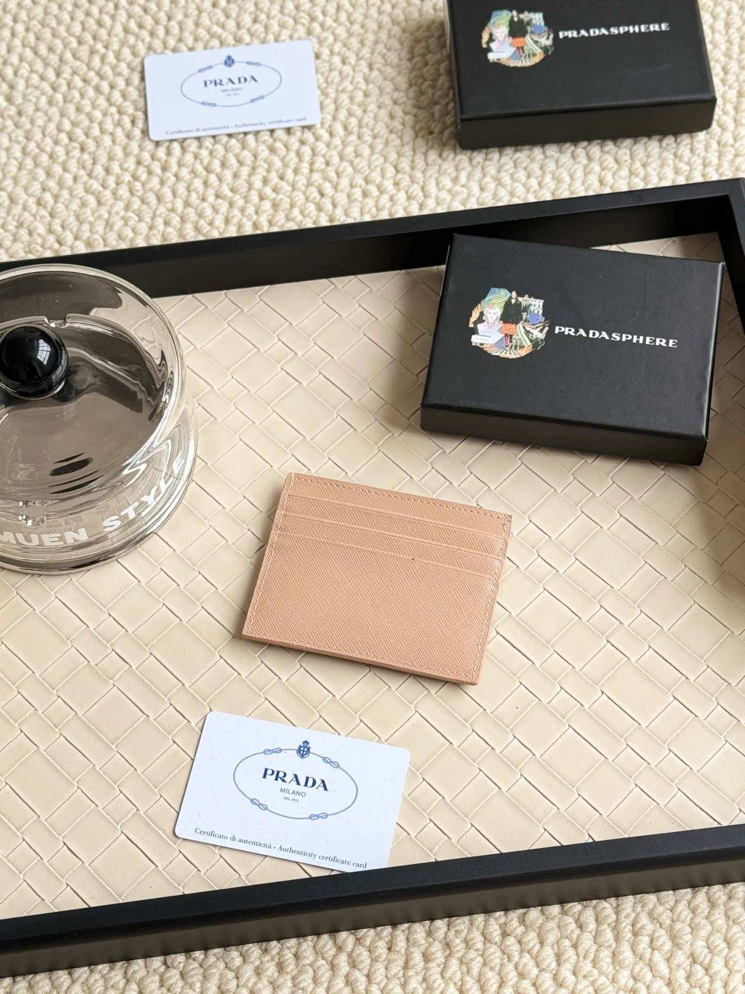 💰110prada popular card holder, unisex small card holder, black, model 1MC025 Triangle Wheat series, nine colors, made of cross-grain cowhide, 6 card slots ➕ one middle sandwich, can hold multiple cards and zeros 💰, size 11.2×8.5cm, real shot, what you see is what you get