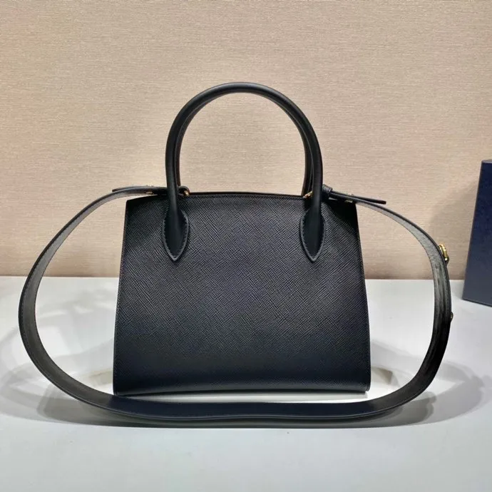 💰2000, exclusive first release model🎉🎉🎉new color🎉new color🎉1BA156, original item👜👜made of imported thick cross cowhide + imported calfskin, 175 OEM code, painted with the same color lettering, unique among classics🎁fashionable and elegant, length 26x height 20x bottom 15cm
