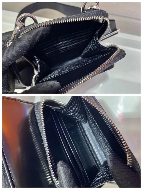 💰1020🎉New mobile phone bag🎉2ZH126 cross pattern🎉🎉 This mobile phone bag is made of cross pattern leather and equipped with a detachable woven nylon shoulder strap. Retro glossy leather has always been favored by the luxury world. It has been the brand's iconic material since it was adopted by P. It has zipper closure and three card slots in the front pocket. The upper body effect is super cool😎. It is suitable for both men and women. It is worth owning. Get it now👏👏 Length 12x height 18 bottom 4cm🎉🎉🎉👏👏👏