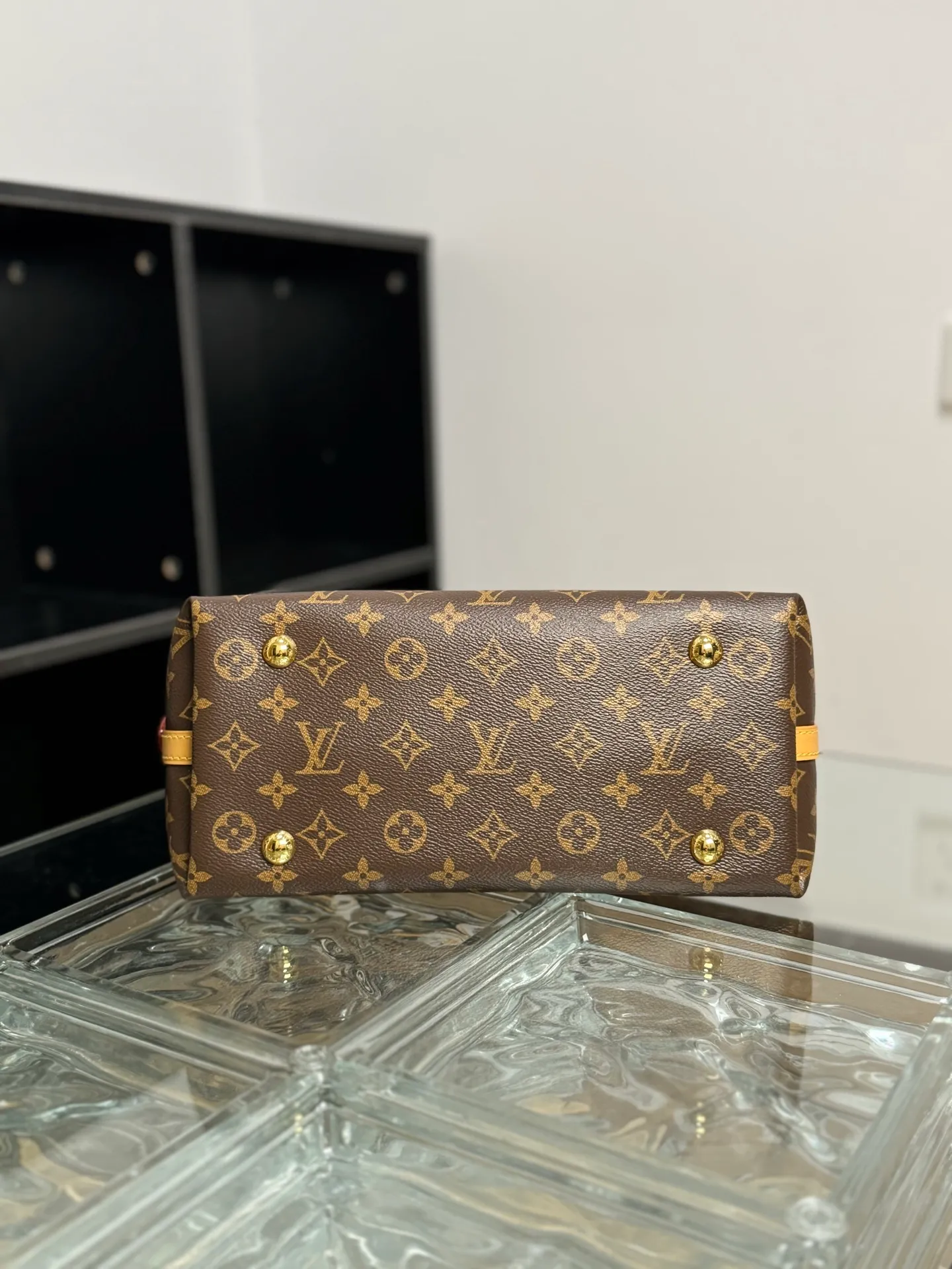 P¥1200 [Special grade MB, 163C01 chip version original leather] CARRYALL small handbag Model: M46203 Material: A-grade all-steel hardware, imported original fabric Size: 29x24x12cm