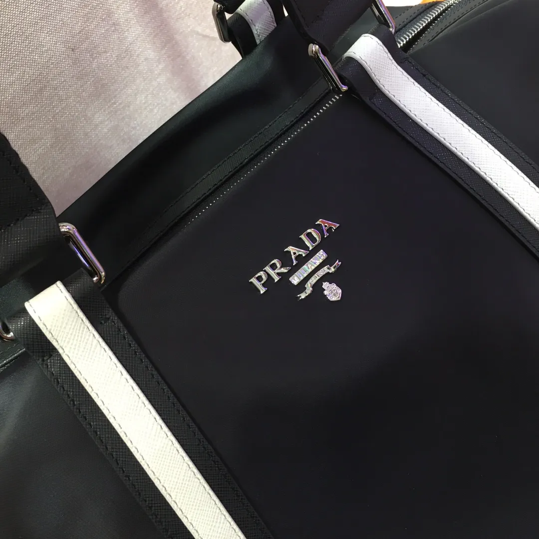 💰920, P Jiachui's most popular men's bag, 2096 black, top quality, made of imported parachute fabric + imported cowhide, top hardware, lightweight + extra large space, usable when traveling far away, never outdated, length 40X height 35X14cm.