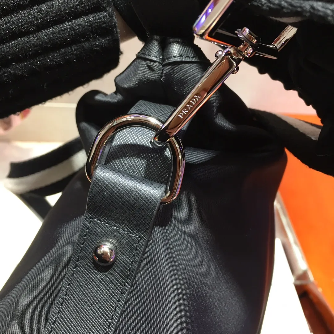 💰920, P Jiachui's most popular men's bag, 2096 black, top quality, made of imported parachute fabric + imported cowhide, top hardware, lightweight + extra large space, usable when traveling far away, never outdated, length 40X height 35X14cm.