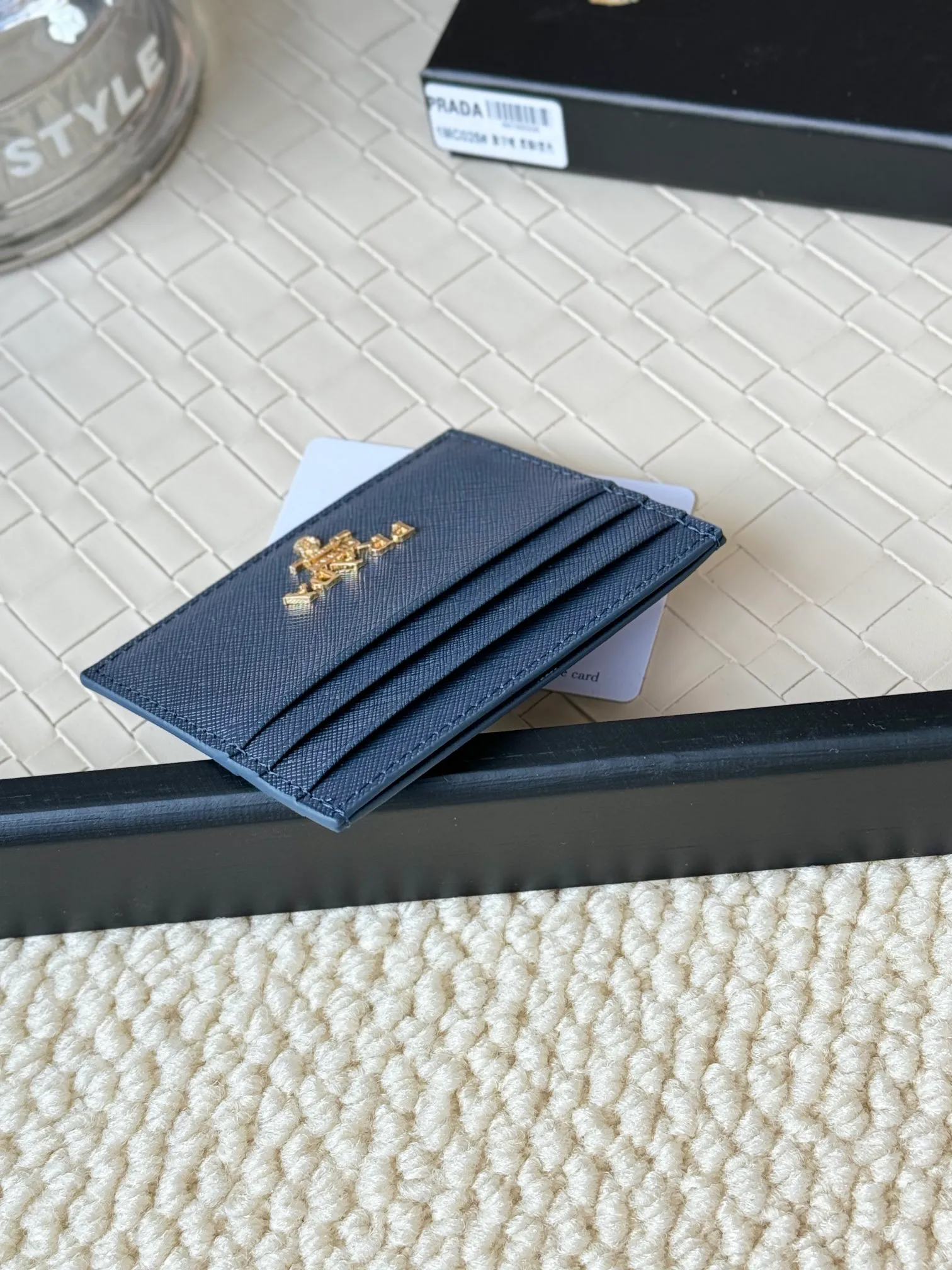 💰100prada popular card holder, small card holder for men and women, black, model 1MC025, loose lettering Triangle Wheat series, nine colors, made of cross-grain cowhide, 6 card slots ➕ One middle sandwich, can place multiple cards and zeros 💰, size 11.2×8.5cm, taken in kind, what you see is what you get