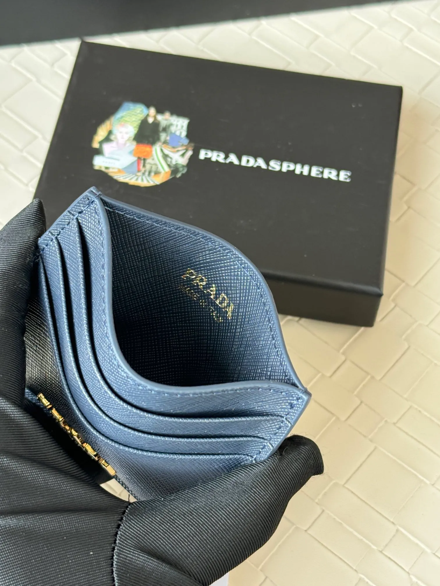 💰100prada popular card holder, small card holder for men and women, black, model 1MC025, loose lettering Triangle Wheat series, nine colors, made of cross-grain cowhide, 6 card slots ➕ One middle sandwich, can place multiple cards and zeros 💰, size 11.2×8.5cm, taken in kind, what you see is what you get