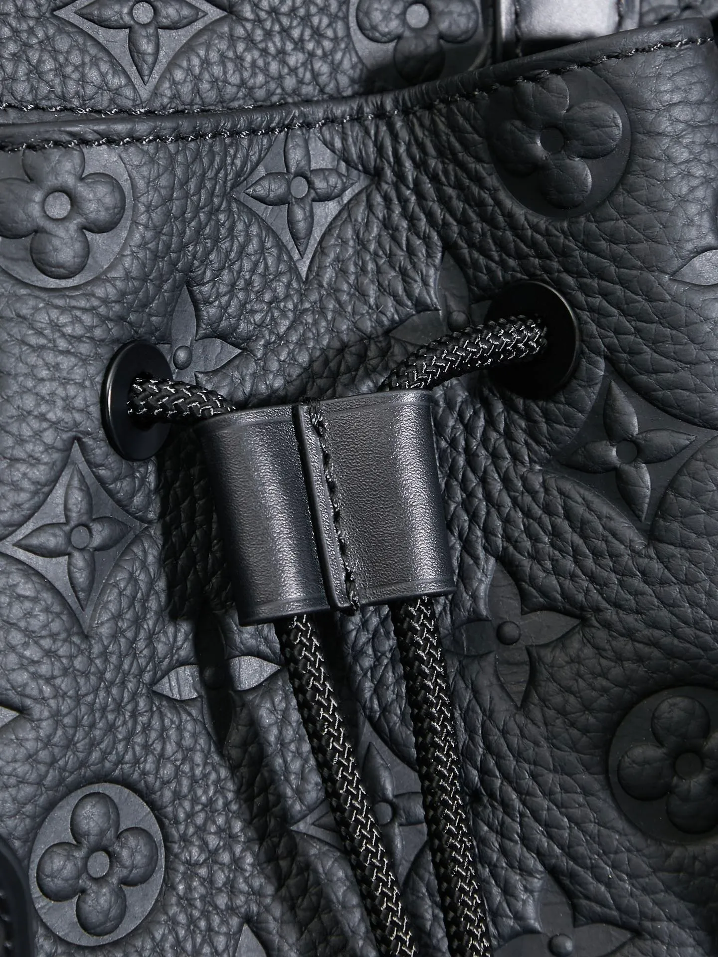 P¥1360👉nfc163C01 dynamic chip version👈This Christopher medium backpack M55699 top-level inspection-free🇫🇷All steel hardware Size: 38*44*12.5cm [Essential details, every detail is impeccable]