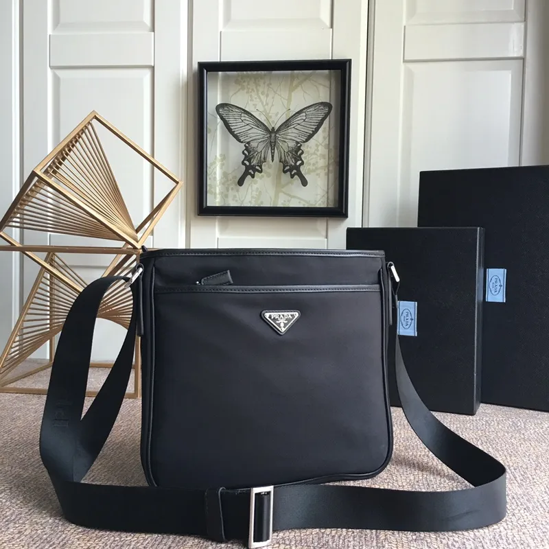 💰900, P Jiachui classic men's bag, 0797 black, original item, made of parachute fabric, top-grade hardware, many compartments, a must-have for men, length 27x height 26cm