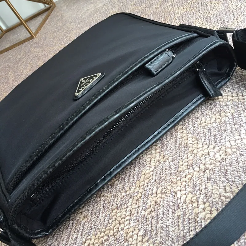 💰900, P Jiachui classic men's bag, 0797 black, original item, made of parachute fabric, top-grade hardware, many compartments, a must-have for men, length 27x height 26cm