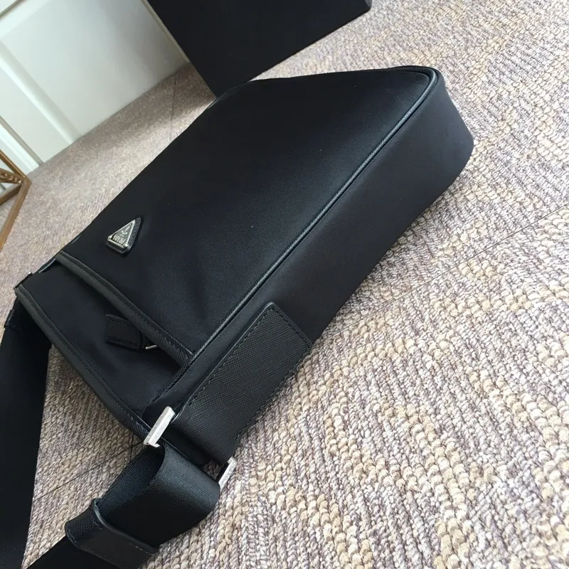 💰900, P Jiachui classic men's bag, 0797 black, original item, made of parachute fabric, top-grade hardware, many compartments, a must-have for men, length 27x height 26cm