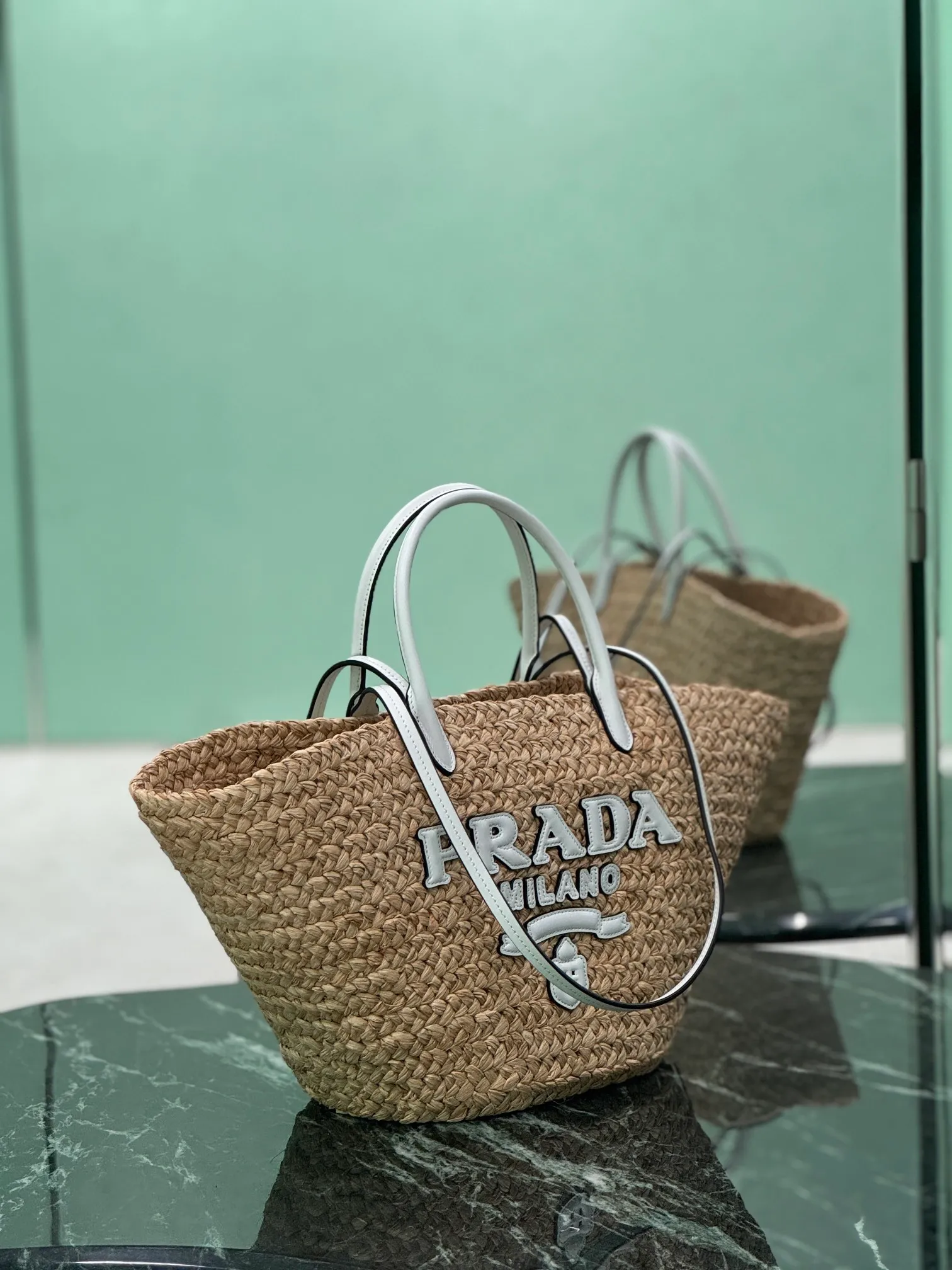 💰1700🌟Raffia vegetable basket handbag full of holiday style, large silhouette, double shoulder straps and top handle, front logo, leather trim.  Size: 27×56×28cm Style number: 1BG470