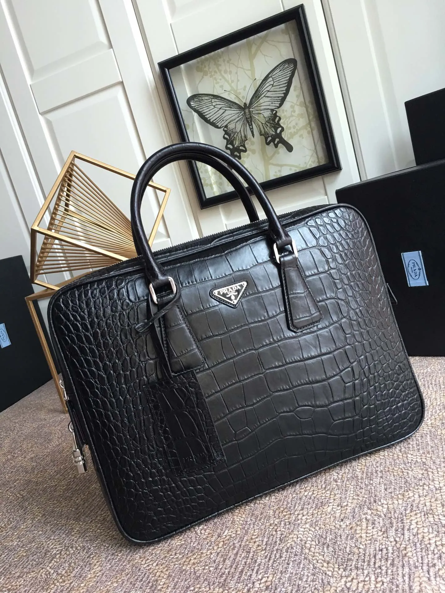 💰2360, exclusive first release🎉🎉🎉, original item 🎉2VE368 crocodile pattern black has arrived💪💪💪, imported original leather/hardware, with imported sheepskin inside, different classic style/encrypted code🔒, 175 OEM code, length 36x height 28x bottom length 3.5cm