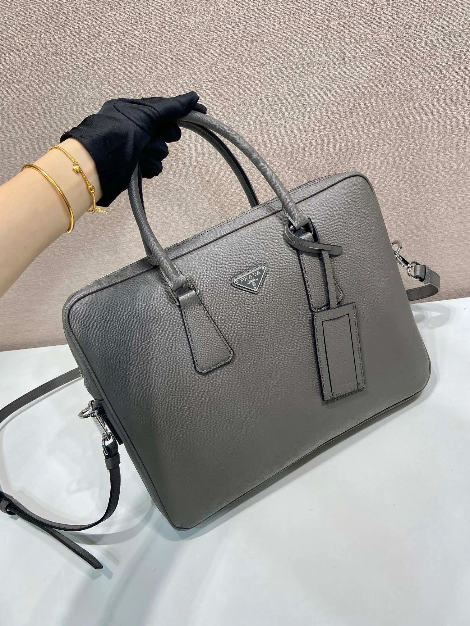 💰1840🎉Classic new color🎉2VE0368 is out of stock, bottom width is 3.5cm👻👻👻, synchronized with counters, lightweight + ultra-thin + solid Used, the style that men have always requested, top quality, 175 OEM code, length 37x height 28x base width 3.5cm.💪💪💪💰💰💰