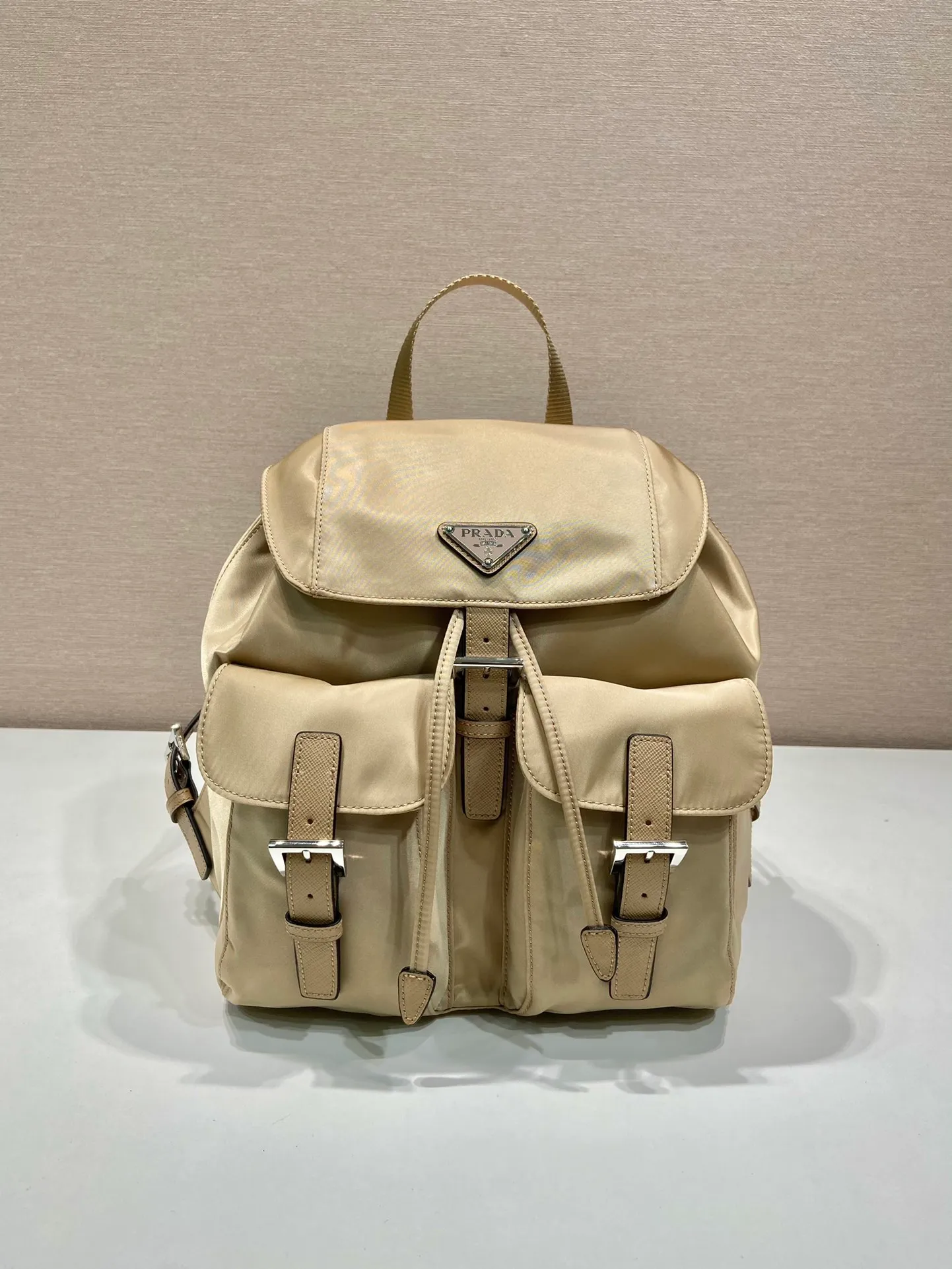 💰1000, P Jiajiao classic backpack, new color 🎉🎉, upgraded plate small size 1BZ677, small size 🙊🙊 top quality, made of imported parachute fabric + cross-grain cowhide + top-grade hardware, light and practical, fashionable + never out of date, hurry up and get it, length 28x height 23.5x bottom 12cm