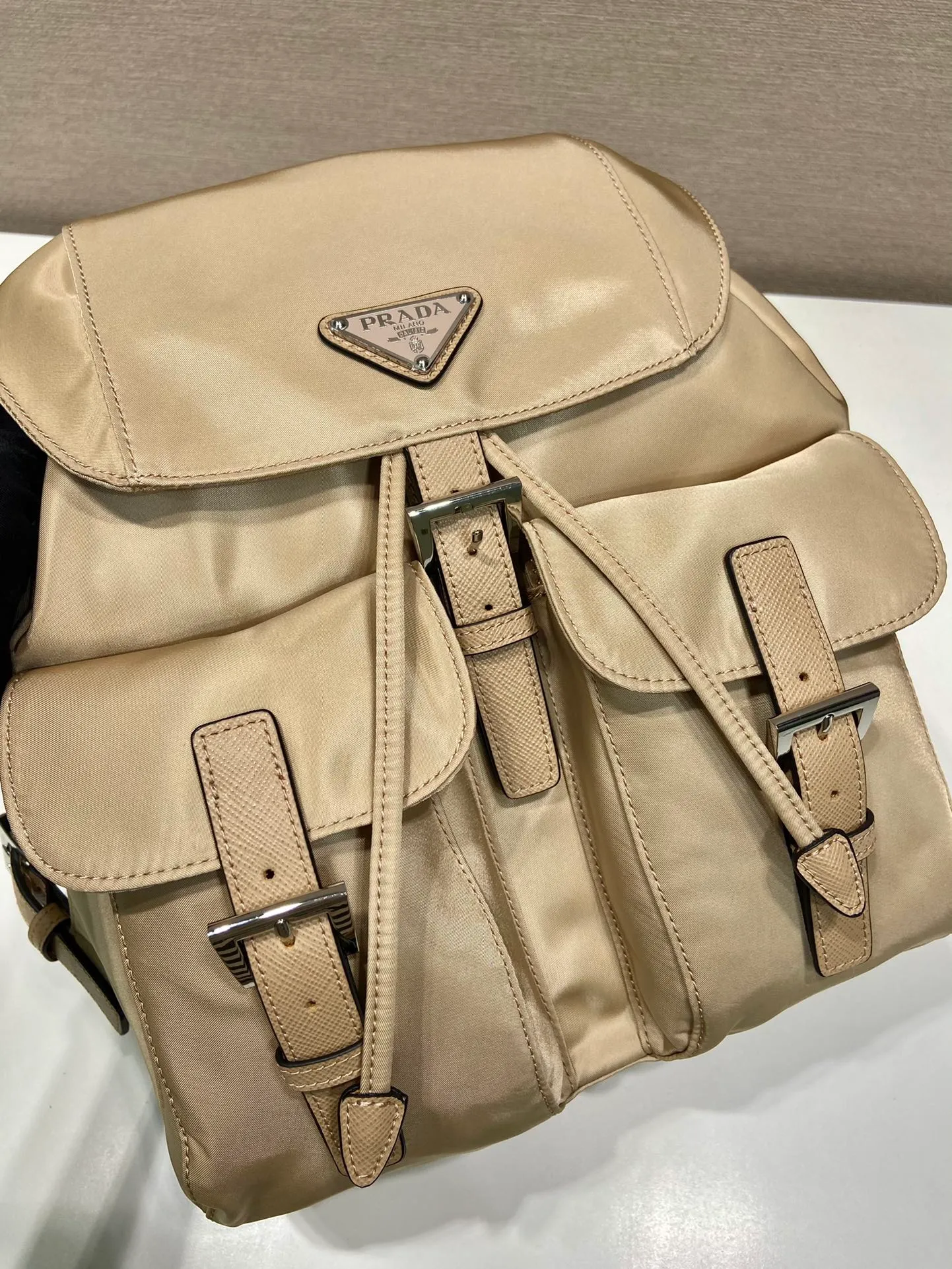 💰1000, P Jiajiao classic backpack, new color 🎉🎉, upgraded plate small size 1BZ677, small size 🙊🙊 top quality, made of imported parachute fabric + cross-grain cowhide + top-grade hardware, light and practical, fashionable + never out of date, hurry up and get it, length 28x height 23.5x bottom 12cm