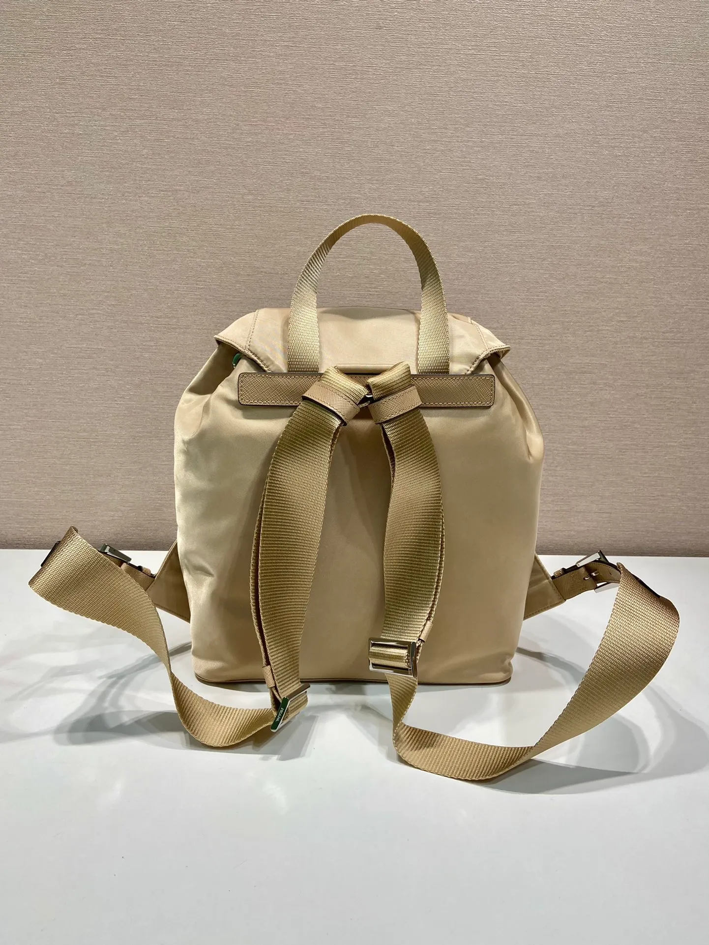 💰1000, P Jiajiao classic backpack, new color 🎉🎉, upgraded plate small size 1BZ677, small size 🙊🙊 top quality, made of imported parachute fabric + cross-grain cowhide + top-grade hardware, light and practical, fashionable + never out of date, hurry up and get it, length 28x height 23.5x bottom 12cm