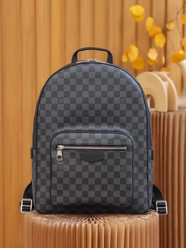 P¥960👉nfc dynamic chip version👈【Top original leather, pure steel hardware】𝐉𝐎𝐒𝐇 Backpack N41473 French original leather🇫🇷Size: 32*40*13 𝕁𝕠𝕤𝕙Backpack, classic backpack shape, checkerboard pattern and black leather color scheme is slightly unique, you will like it at first sight! Low-key yet elegant, it can give you a different feeling whether at work, traveling, or in daily life! It has a large capacity and multiple layers inside. The whole bag gives people a simple feeling. It is easy to control regardless of your height.
