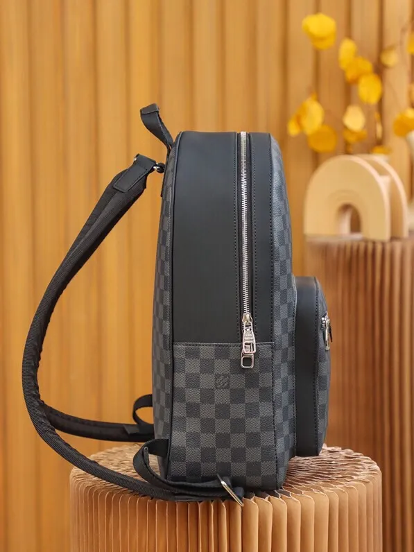 P¥960👉nfc dynamic chip version👈【Top original leather, pure steel hardware】𝐉𝐎𝐒𝐇 Backpack N41473 French original leather🇫🇷Size: 32*40*13 𝕁𝕠𝕤𝕙Backpack, classic backpack shape, checkerboard pattern and black leather color scheme is slightly unique, you will like it at first sight! Low-key yet elegant, it can give you a different feeling whether at work, traveling, or in daily life! It has a large capacity and multiple layers inside. The whole bag gives people a simple feeling. It is easy to control regardless of your height.