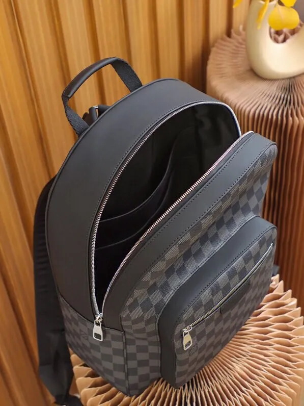 P¥960👉nfc dynamic chip version👈【Top original leather, pure steel hardware】𝐉𝐎𝐒𝐇 Backpack N41473 French original leather🇫🇷Size: 32*40*13 𝕁𝕠𝕤𝕙Backpack, classic backpack shape, checkerboard pattern and black leather color scheme is slightly unique, you will like it at first sight! Low-key yet elegant, it can give you a different feeling whether at work, traveling, or in daily life! It has a large capacity and multiple layers inside. The whole bag gives people a simple feeling. It is easy to control regardless of your height.