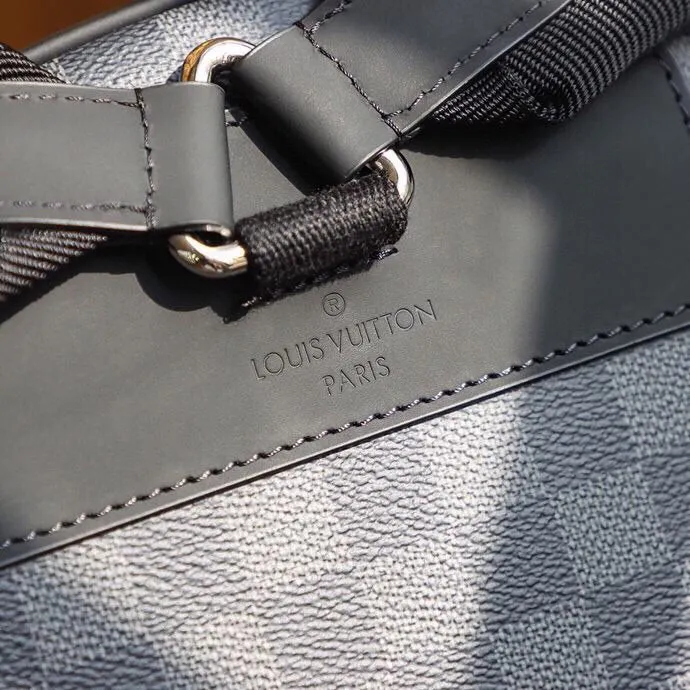 P¥960👉nfc dynamic chip version👈【Top original leather, pure steel hardware】𝐉𝐎𝐒𝐇 Backpack N41473 French original leather🇫🇷Size: 32*40*13 𝕁𝕠𝕤𝕙Backpack, classic backpack shape, checkerboard pattern and black leather color scheme is slightly unique, you will like it at first sight! Low-key yet elegant, it can give you a different feeling whether at work, traveling, or in daily life! It has a large capacity and multiple layers inside. The whole bag gives people a simple feeling. It is easy to control regardless of your height.