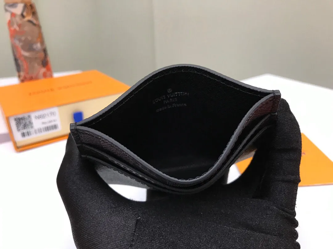 p¥150👉nfc163C01 dynamic chip version👈【Top inspection-free】Original overseas special supply model N62170 black grid PORTE CARTES DOUBLE card holder This card holder made of new Monogram Eclipse coated canvas material is beautiful and fashionable in style, compact in size, and can be easily put into your pocket. Equipped with a central pocket and four slots for storing credit cards, plane and bus tickets, and business cards. 11.0x 7.0x 0.6 cm (length x height x width) with gift box