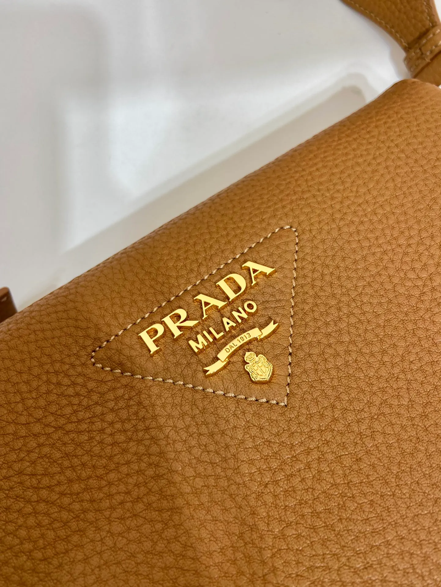 💰1640🎉 New style🎉1BH194🎉Three-layer bag🎉 This single shoulder strap is made of imported deerskin grain cowhide, with a long fabric shoulder strap and adjustable design. The shape composed of 3 small bags is so perfect😘, with many compartments, it can be matched with any kind of clothing😘, large capacity, super soft feel🎉Hurry up and get it🎉 Length 23x Height 14x Bottom 6.5cm🎉🎉🎉👏👏👏