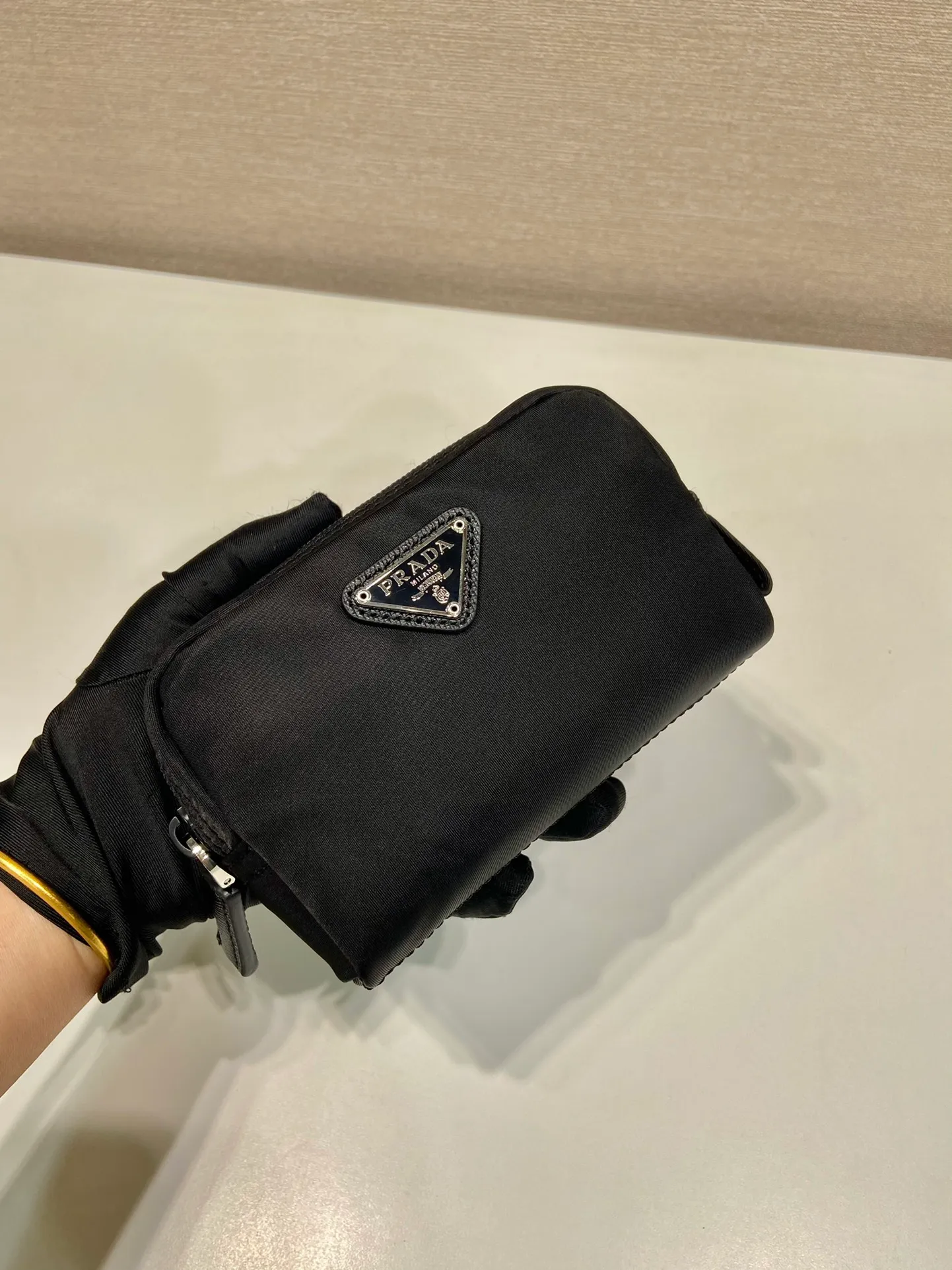 💰280🎉Coin purse🎉1NA339 new product🎉🎉 This clutch bag is made of innovative Prada Re-Nylon regenerated nylon. The bag has a zipper design, the inner pocket is equipped with a zipper pocket, top-grade hardware, large capacity space, cards/car keys🔑/lipstick💄/all no problem, babies, the little handbag you have been longing for has arrived👏👏 Length 12x Height 8x Bottom 3.5cm🎉🎉🎉👏👏👏