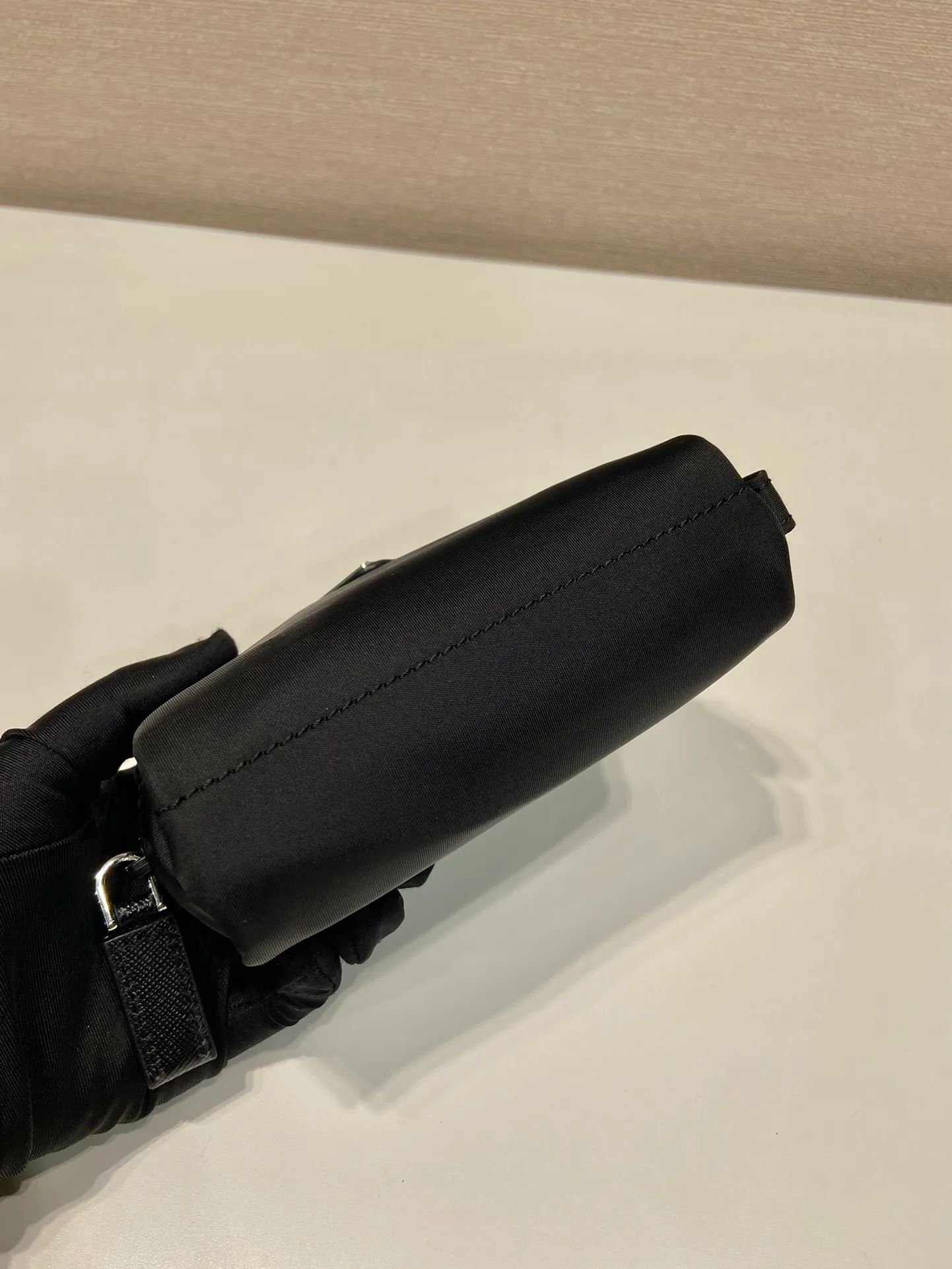 💰280🎉Coin purse🎉1NA339 new product🎉🎉 This clutch bag is made of innovative Prada Re-Nylon regenerated nylon. The bag has a zipper design, the inner pocket is equipped with a zipper pocket, top-grade hardware, large capacity space, cards/car keys🔑/lipstick💄/all no problem, babies, the little handbag you have been longing for has arrived👏👏 Length 12x Height 8x Bottom 3.5cm🎉🎉🎉👏👏👏