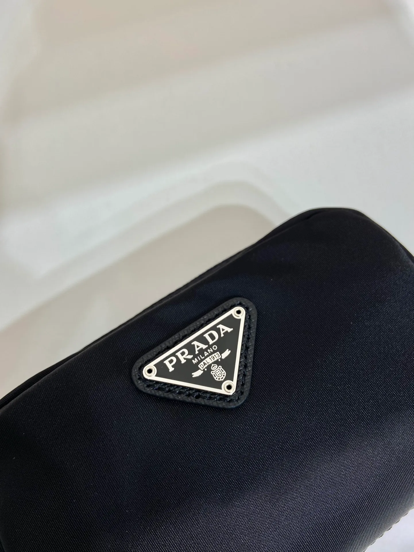💰280🎉Coin purse🎉1NA339 new product🎉🎉 This clutch bag is made of innovative Prada Re-Nylon regenerated nylon. The bag has a zipper design, the inner pocket is equipped with a zipper pocket, top-grade hardware, large capacity space, cards/car keys🔑/lipstick💄/all no problem, babies, the little handbag you have been longing for has arrived👏👏 Length 12x Height 8x Bottom 3.5cm🎉🎉🎉👏👏👏