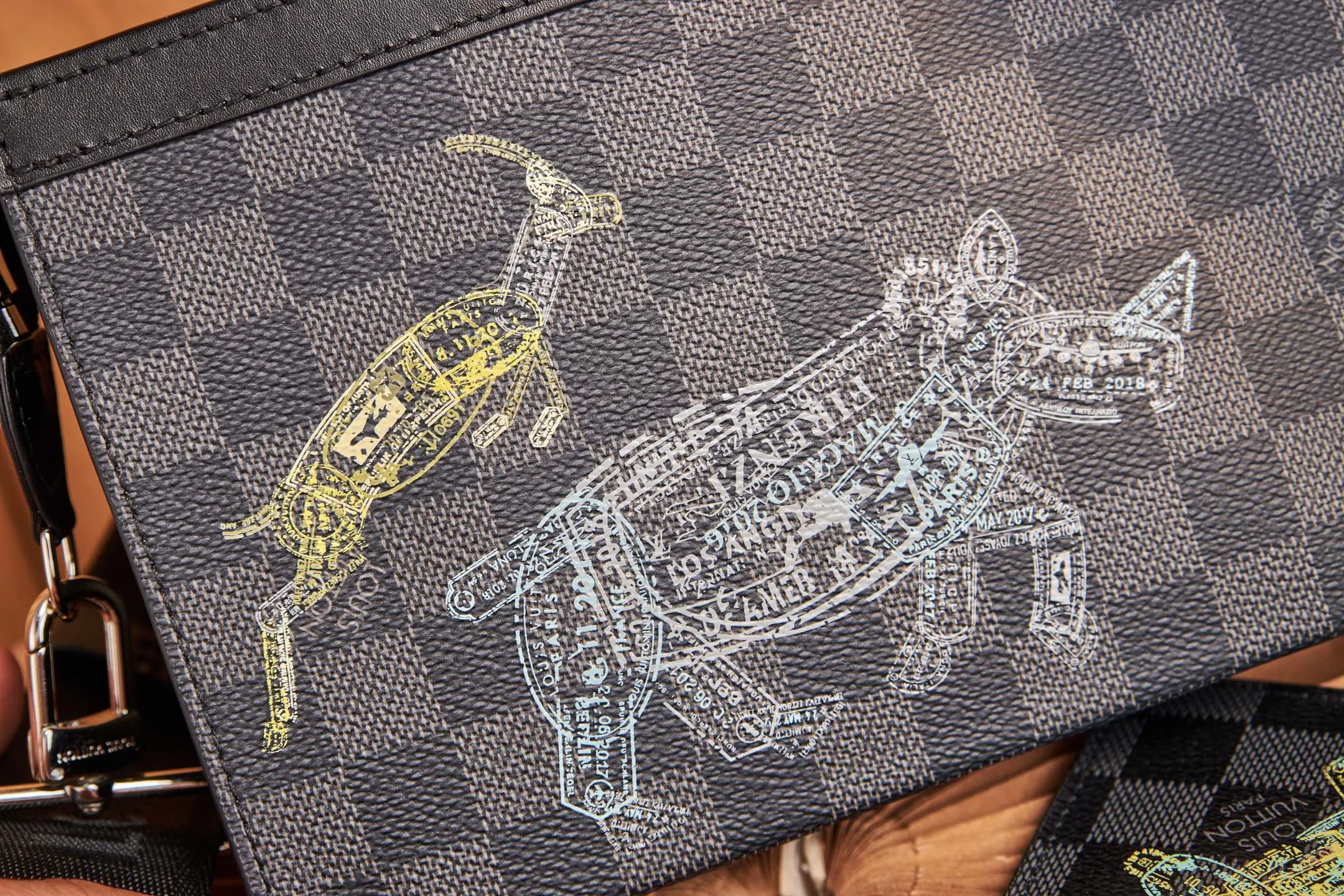 P¥640 [Top original order] N64608 This Gaston Wearable Wallet clutch bag can be used as a crossbody bag. Exquisite detailed pictures and real shots to share
