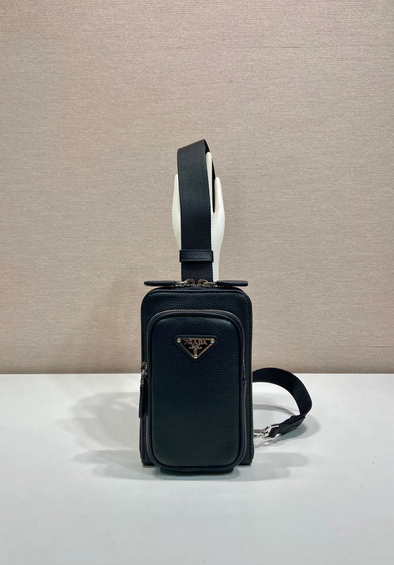💰960🎉New mobile phone case🎉2VH195🎉🎉 This versatile and modern smartphone case is made of deer leather, sleek and stylish. Featuring multiple zipped pockets and an adjustable shoulder strap, it's decorated with an enameled triangle metal logo. The card slot compartment is designed to be very practical, and it is a popular style that will never go out of style. Get it now🎉🎉 Length 11.5x Height 18cm🎉🎉🎉💰💰💰