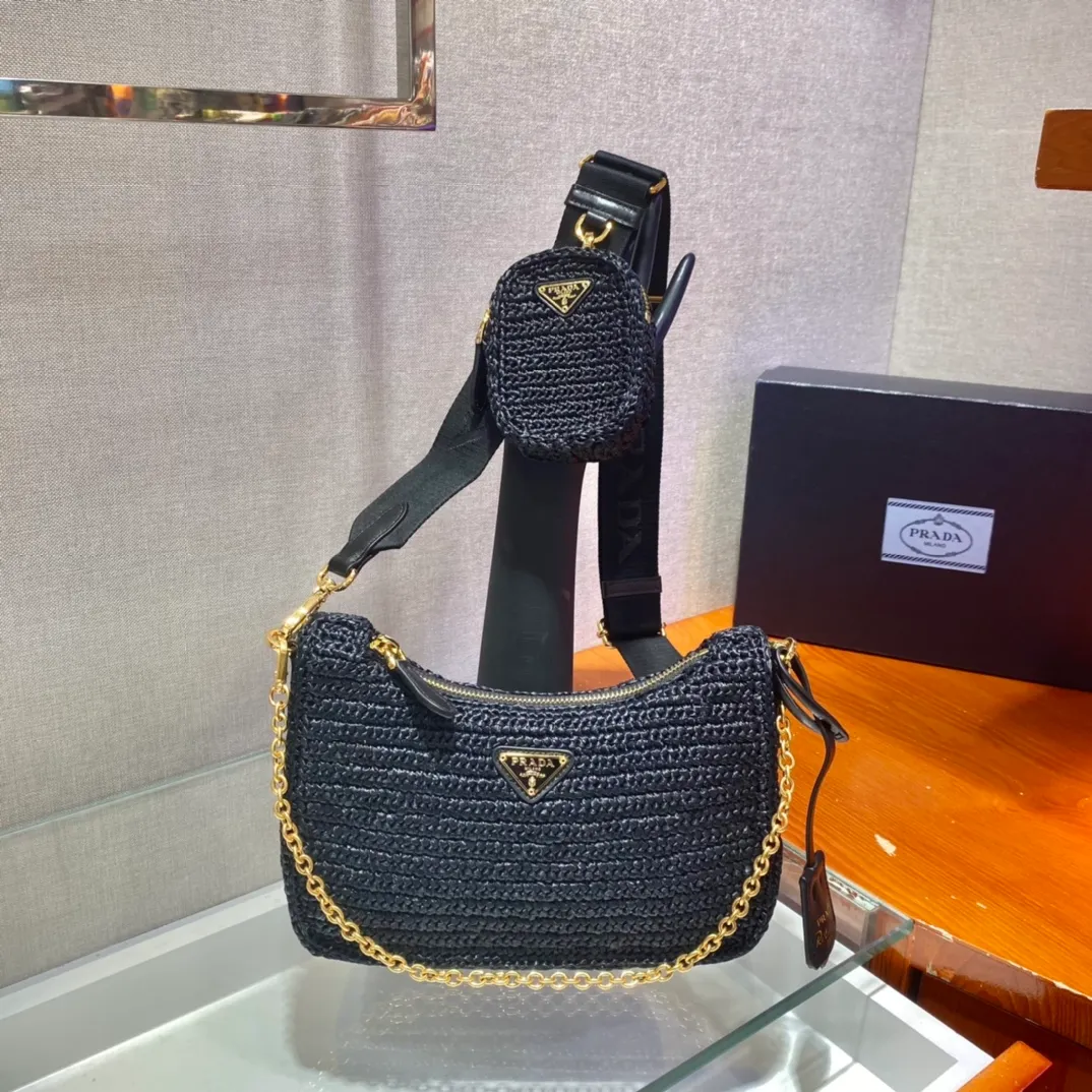 💰1560🎉Straw three-in-one🎉1BH204🎉🎉 This pure hand-knitted three-in-one design is great👏👏three uses in one pack🎉🎉This complicated craftsmanship looks very elegant/fashionable. What I love most is that there is a small pendant (small bag) hanging on the shoulder strap. The upper body effect is very good and the return rate is 100%😘A must-have for summer🎉Hurry up and get it🎉🎉 Length 23x Height 16x Bottom 7cm