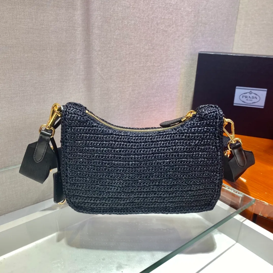💰1560🎉Straw three-in-one🎉1BH204🎉🎉 This pure hand-knitted three-in-one design is great👏👏three uses in one pack🎉🎉This complicated craftsmanship looks very elegant/fashionable. What I love most is that there is a small pendant (small bag) hanging on the shoulder strap. The upper body effect is very good and the return rate is 100%😘A must-have for summer🎉Hurry up and get it🎉🎉 Length 23x Height 16x Bottom 7cm