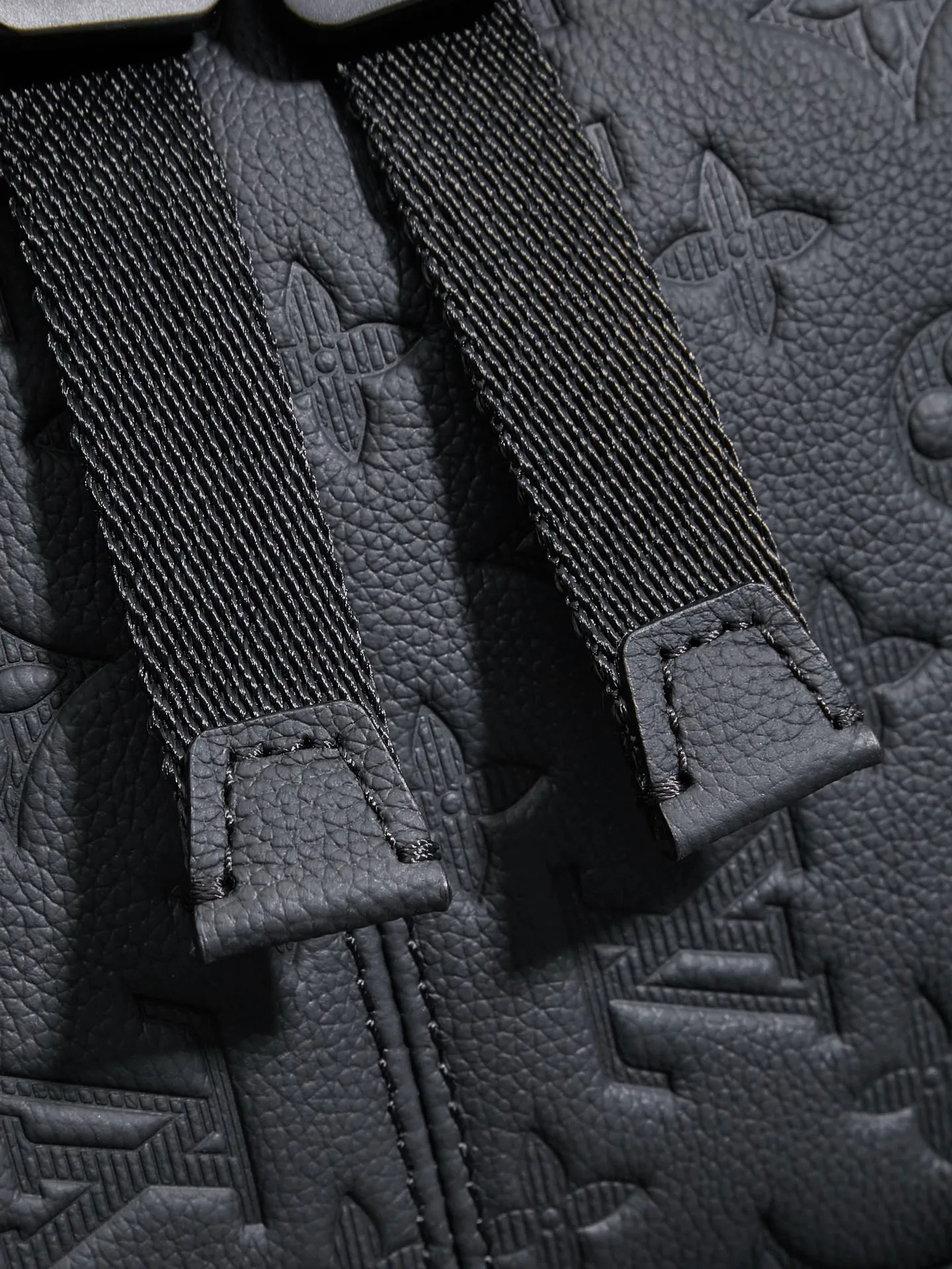 P¥1800👉nfc163C01 dynamic chip version👈 [100% MB special grade A grade black steel all steel original leather] This Discovery backpack is Monogram model: M46553 [Essential details, every detail is impeccable]