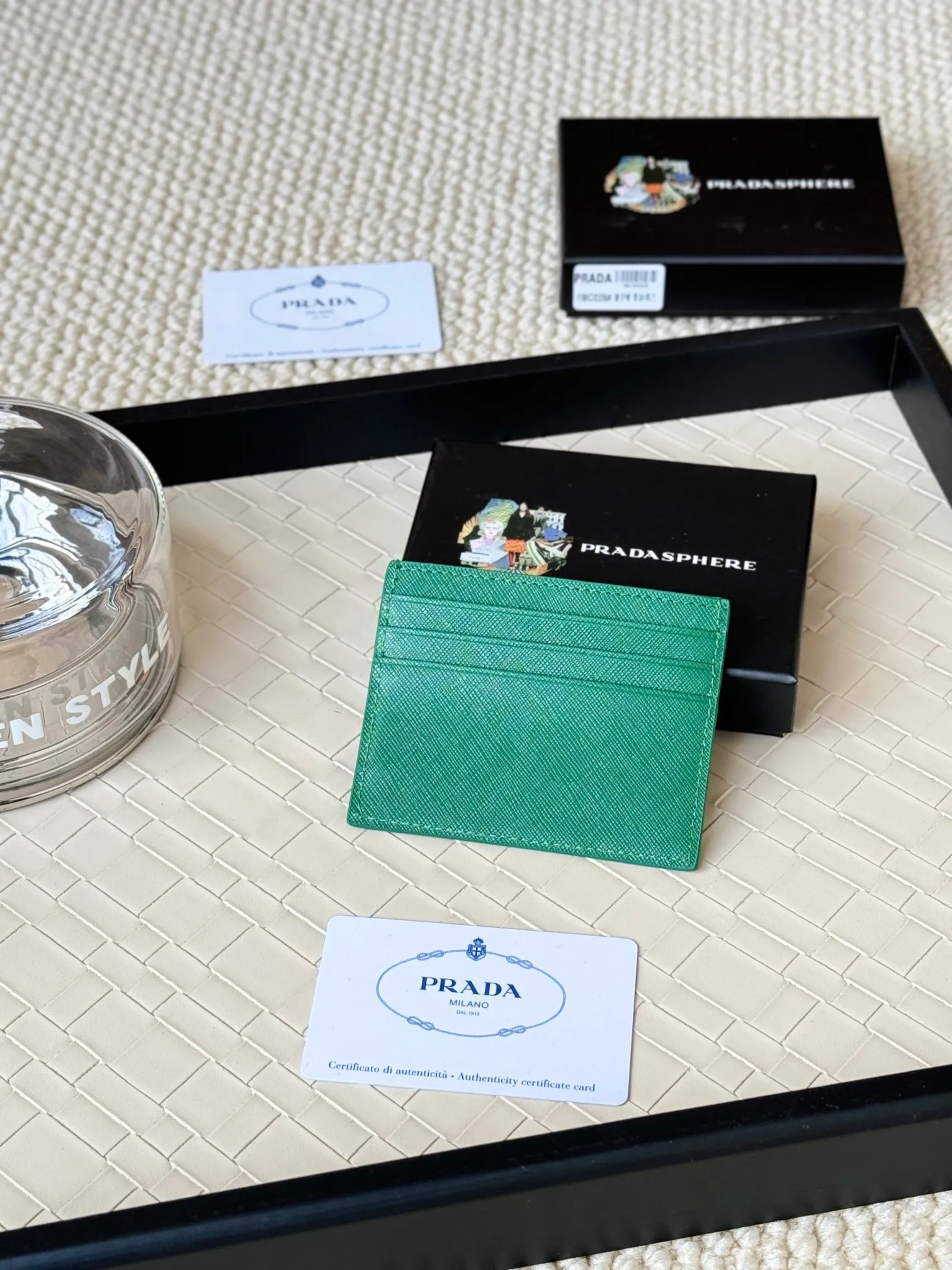 💰110prada popular card holder, unisex small card holder, black, model 1MC025, loose lettering Triangle Wheat series, nine colors, made of cross-grain cowhide, 6 card slots ➕ One middle sandwich, can place multiple cards and zeros 💰, size 11.2×8.5cm, real shot, what you see is what you get