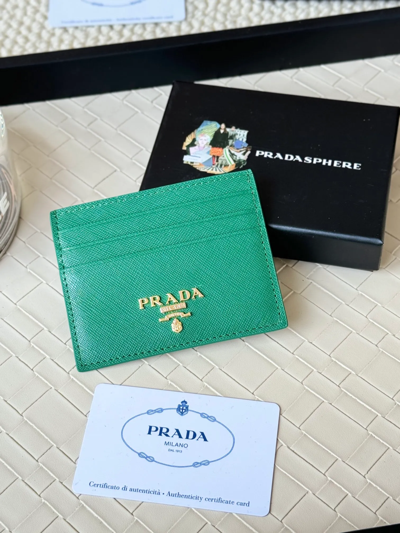 💰110prada popular card holder, unisex small card holder, black, model 1MC025, loose lettering Triangle Wheat series, nine colors, made of cross-grain cowhide, 6 card slots ➕ One middle sandwich, can place multiple cards and zeros 💰, size 11.2×8.5cm, real shot, what you see is what you get