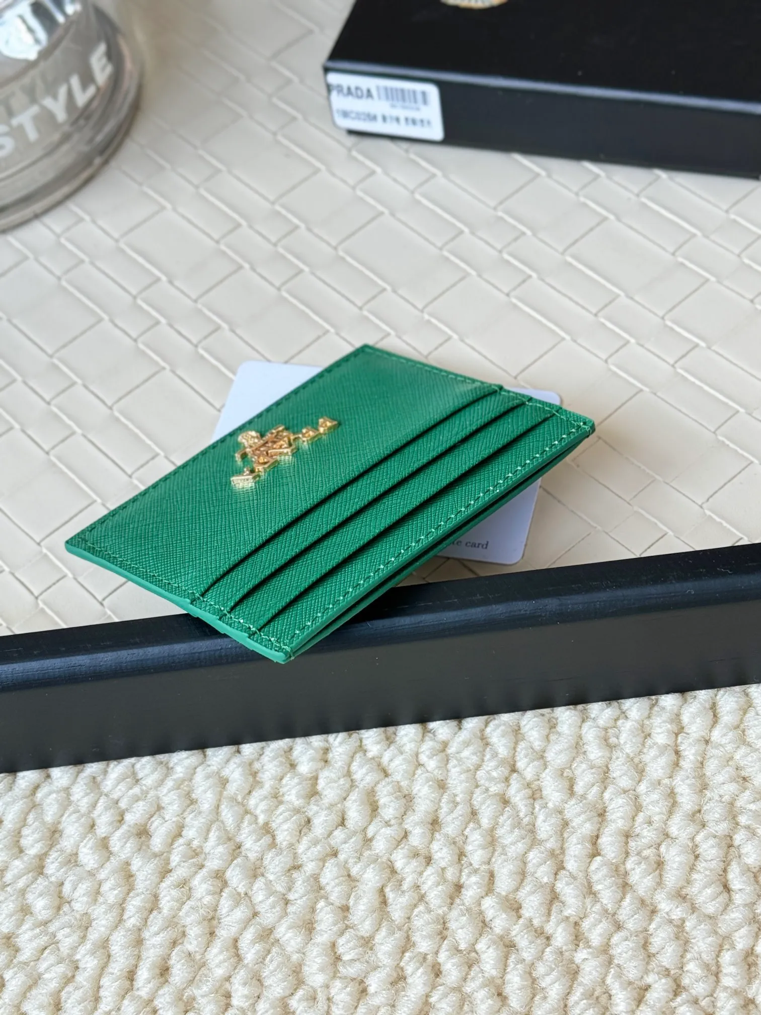 💰110prada popular card holder, unisex small card holder, black, model 1MC025, loose lettering Triangle Wheat series, nine colors, made of cross-grain cowhide, 6 card slots ➕ One middle sandwich, can place multiple cards and zeros 💰, size 11.2×8.5cm, real shot, what you see is what you get